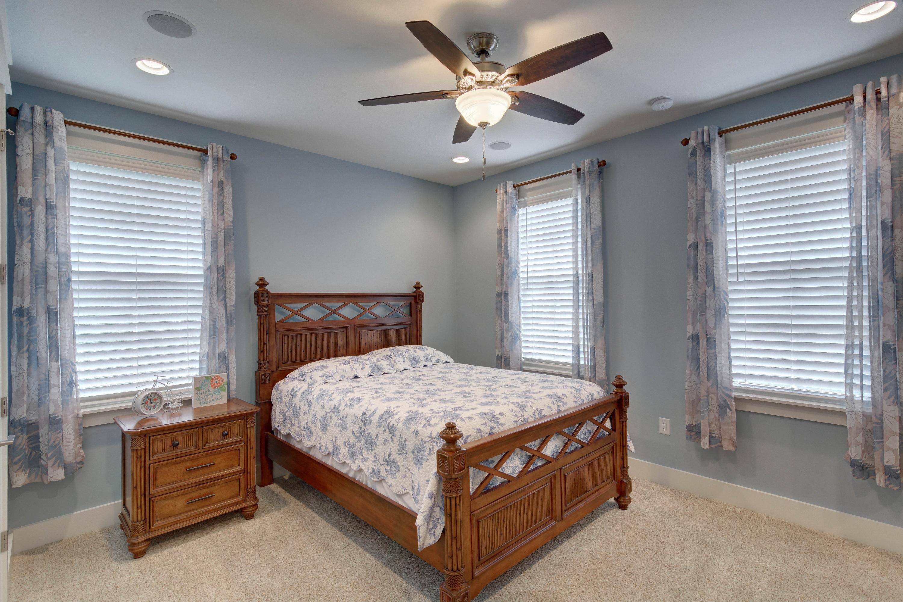 CARSON OAKS - Residential