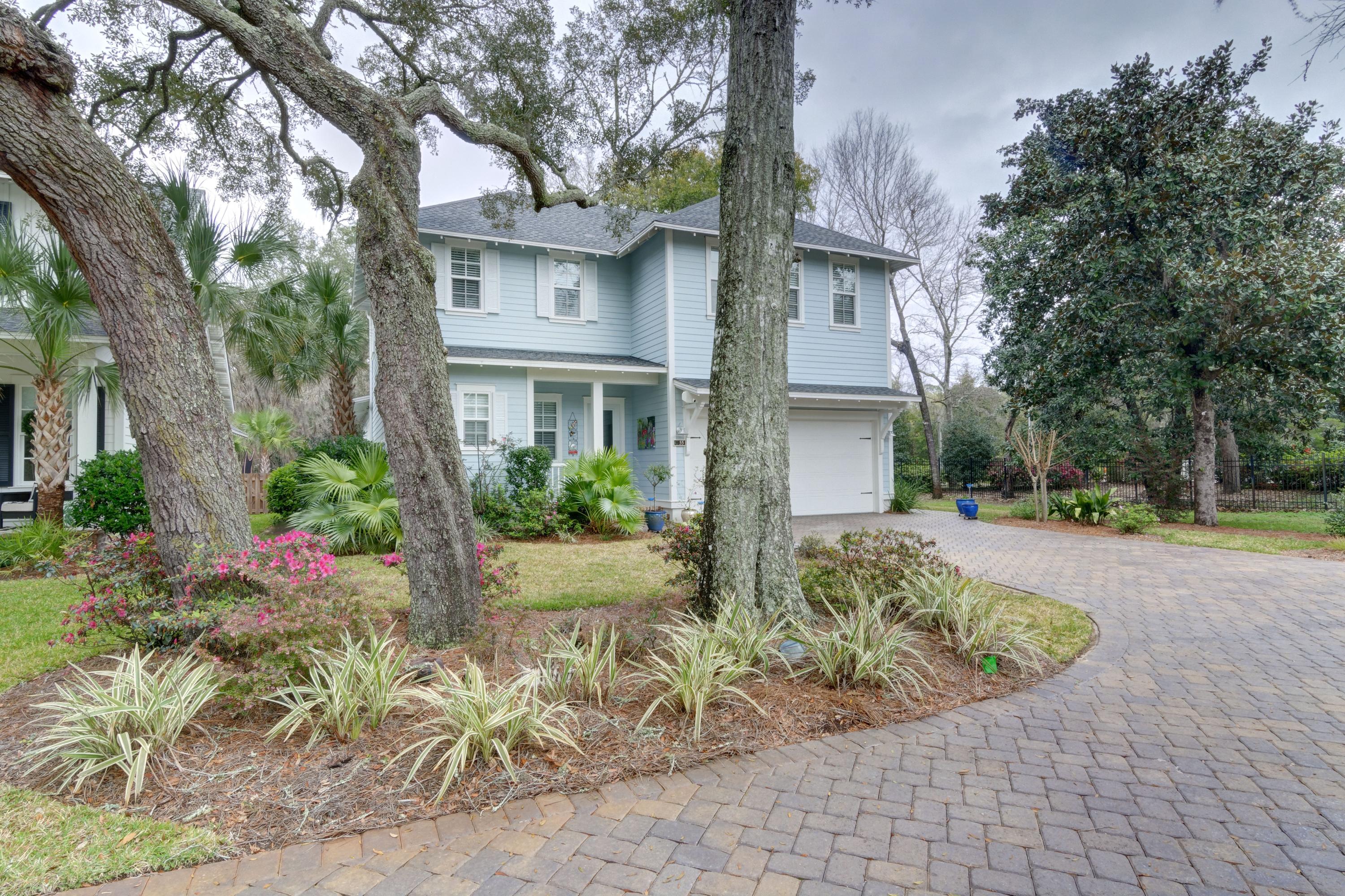 CARSON OAKS - Residential