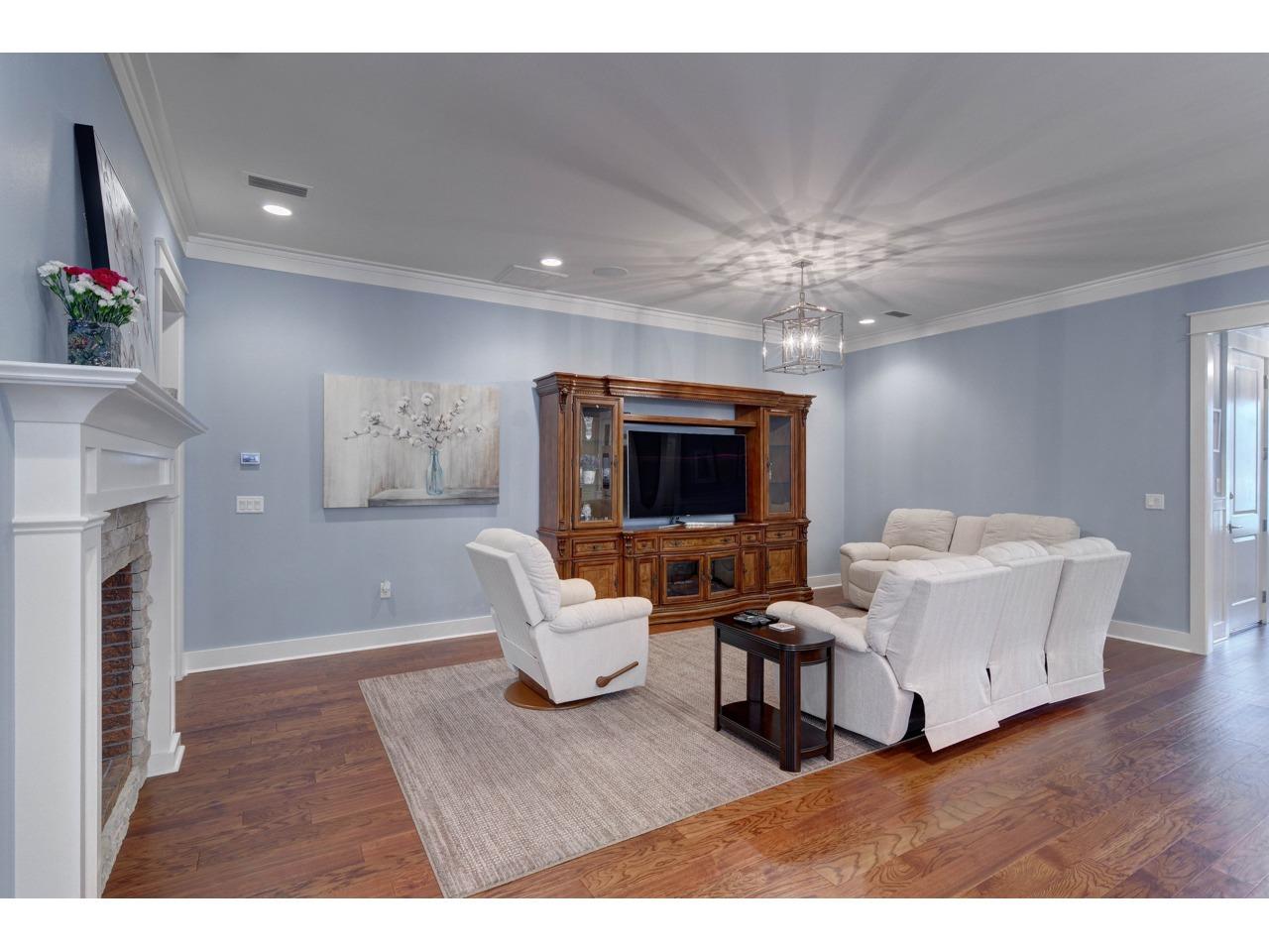 CARSON OAKS - Residential