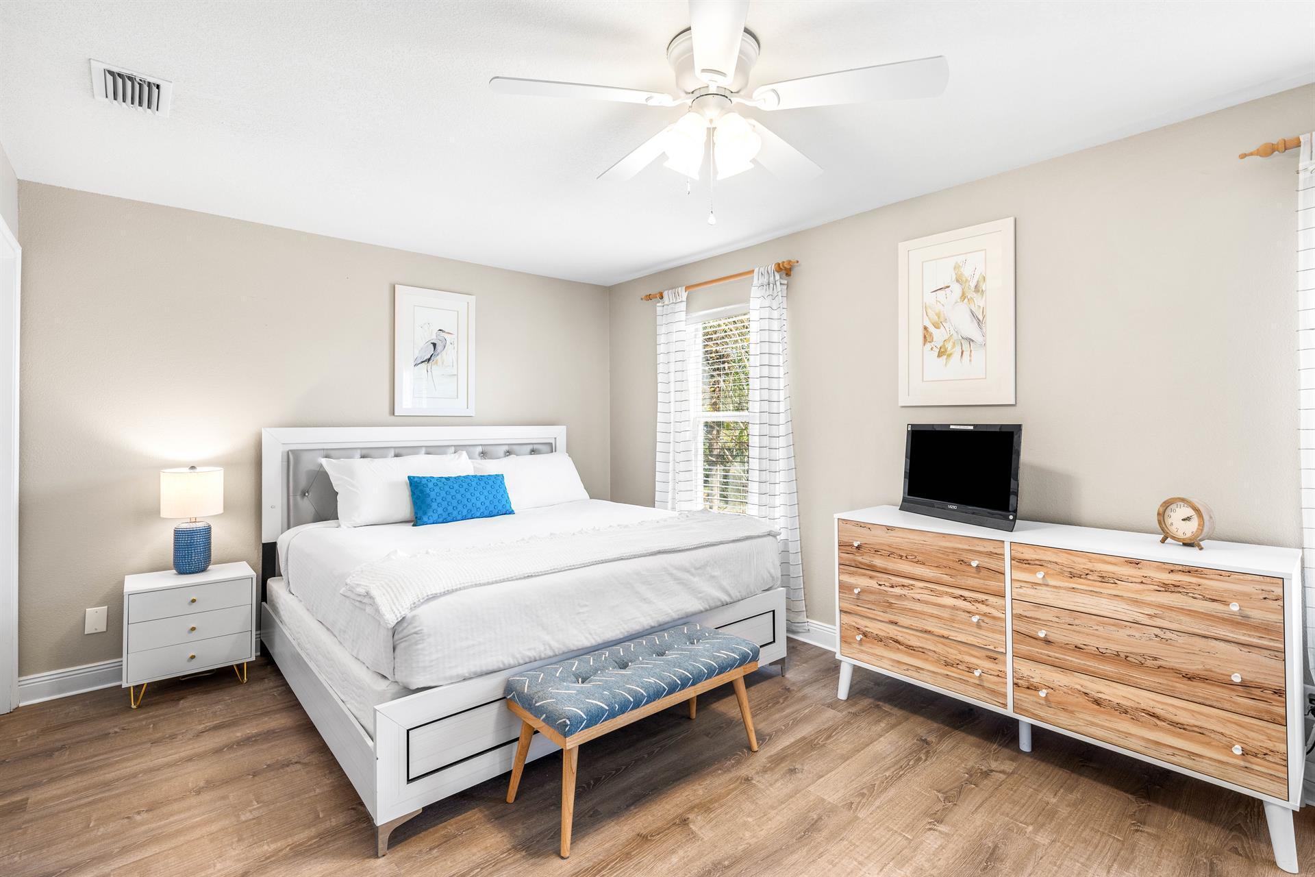 CRYSTAL SHORES - Residential