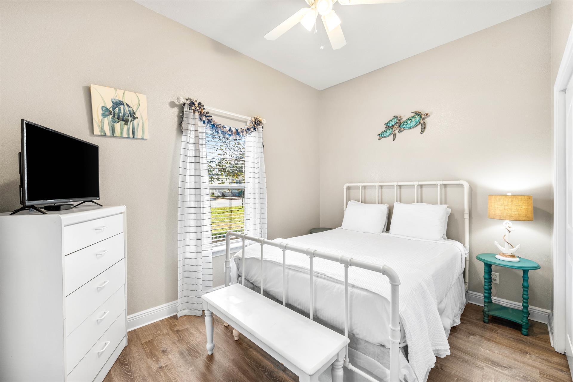 CRYSTAL SHORES - Residential