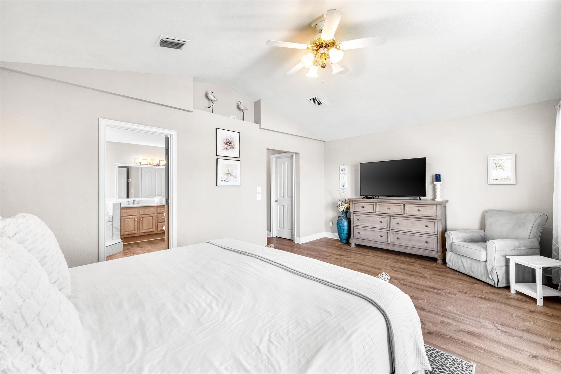 CRYSTAL SHORES - Residential