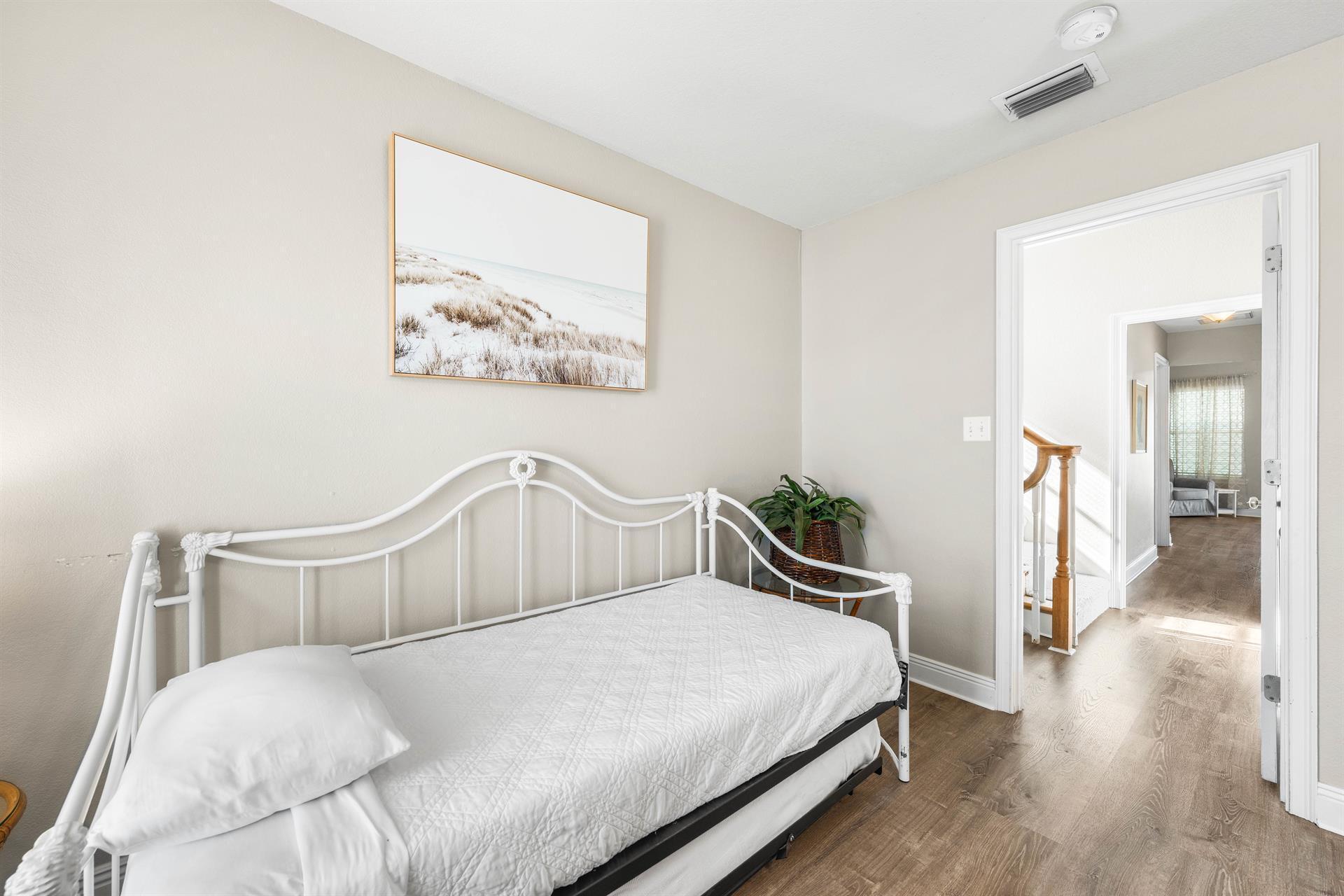 CRYSTAL SHORES - Residential