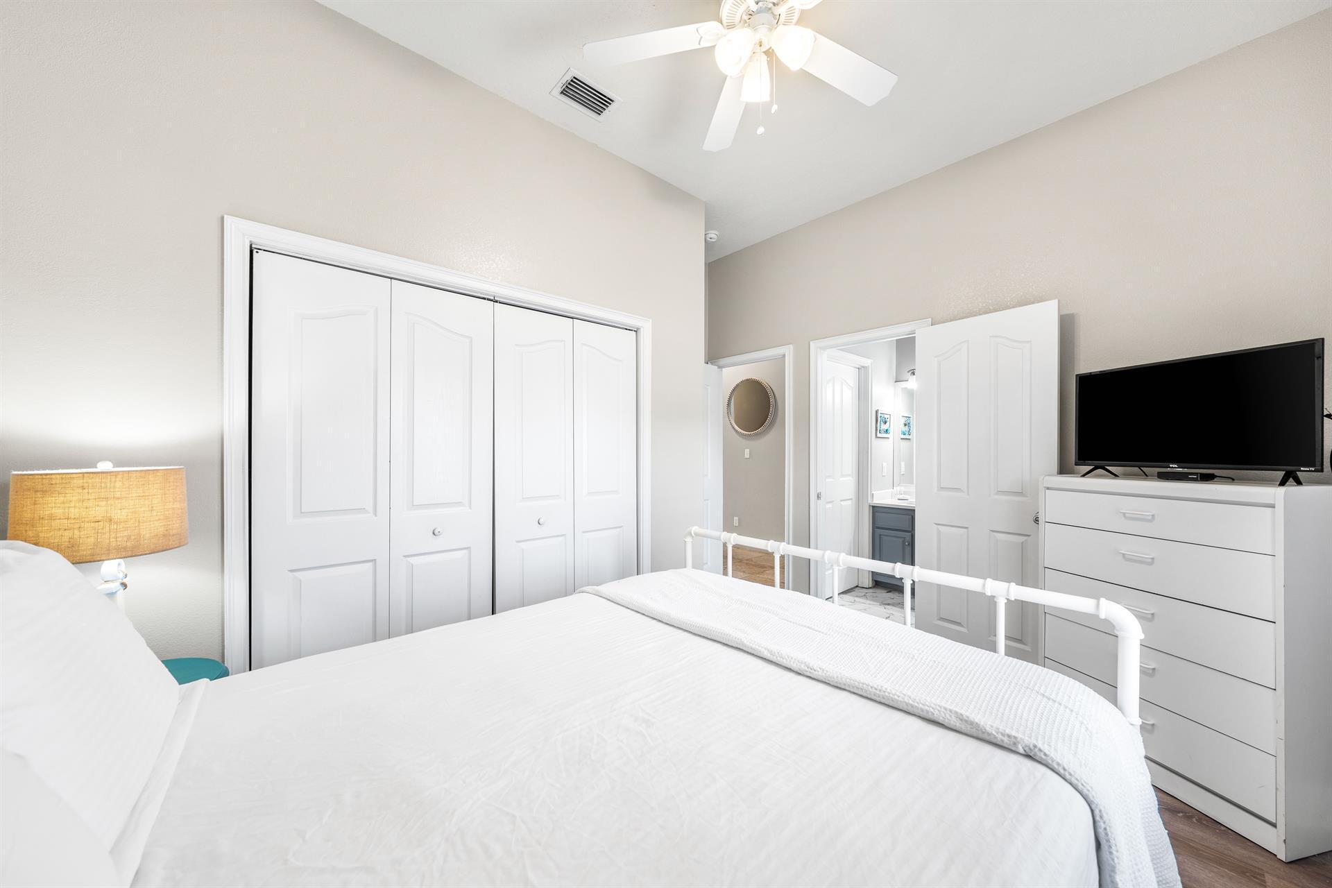 CRYSTAL SHORES - Residential