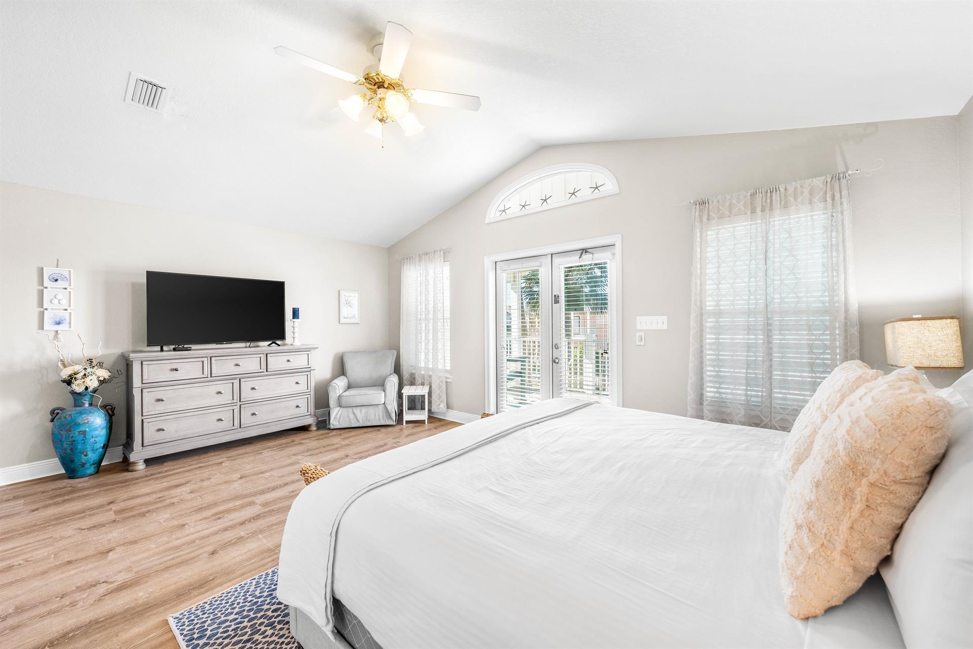 CRYSTAL SHORES - Residential