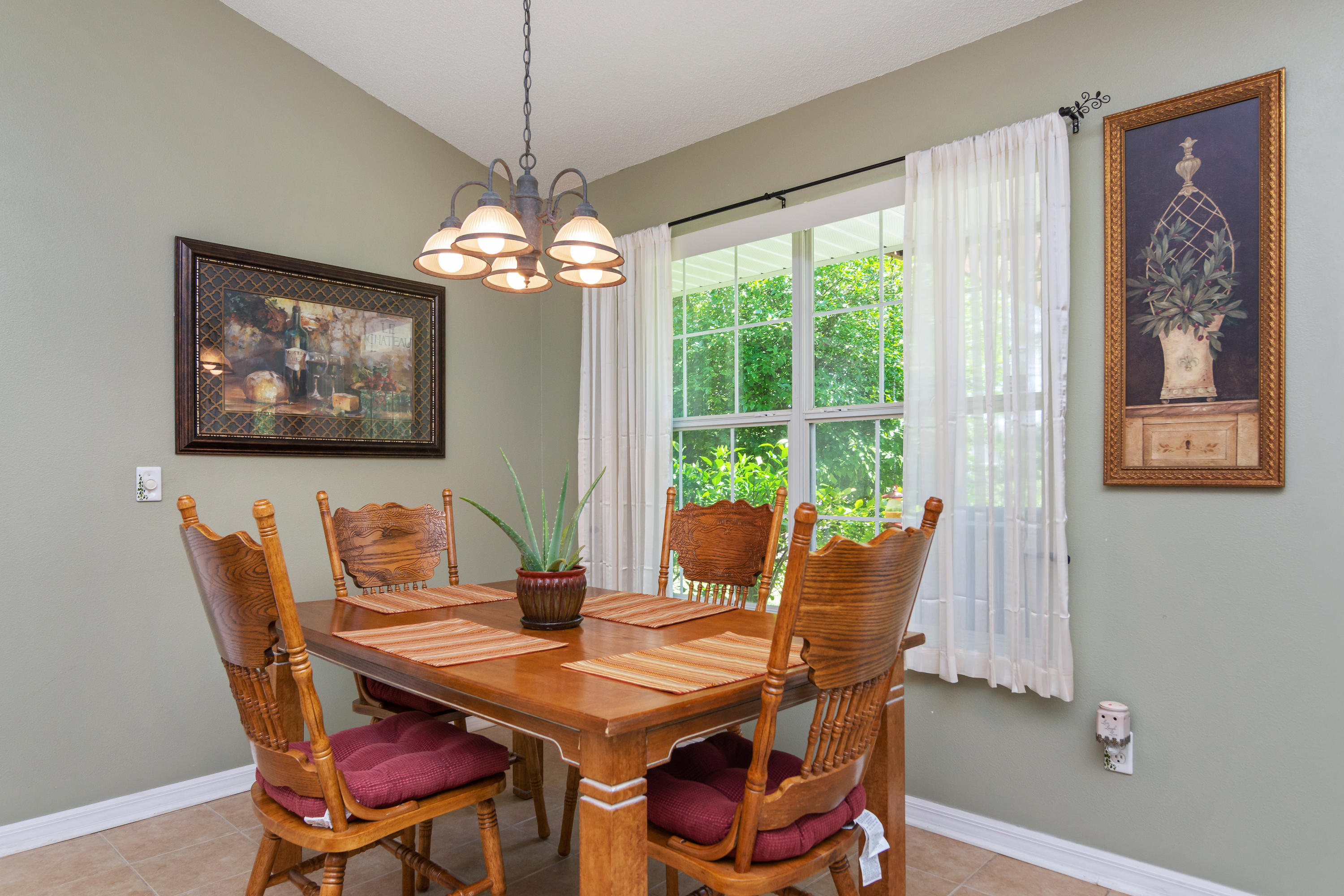 HOLLEY BY THE SEA - Residential
