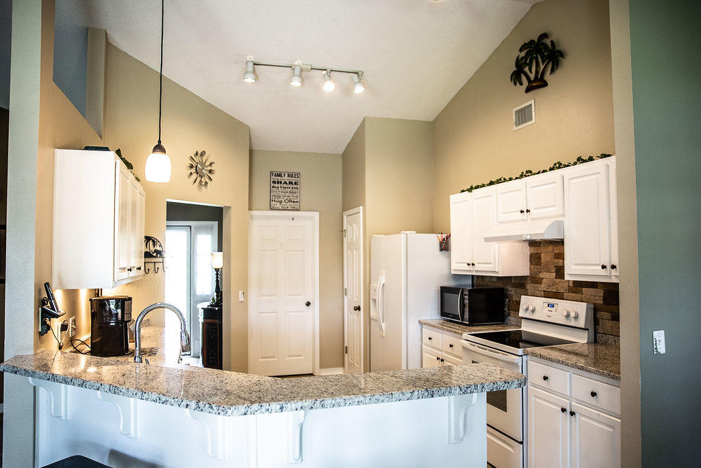 HOLLEY BY THE SEA - Residential