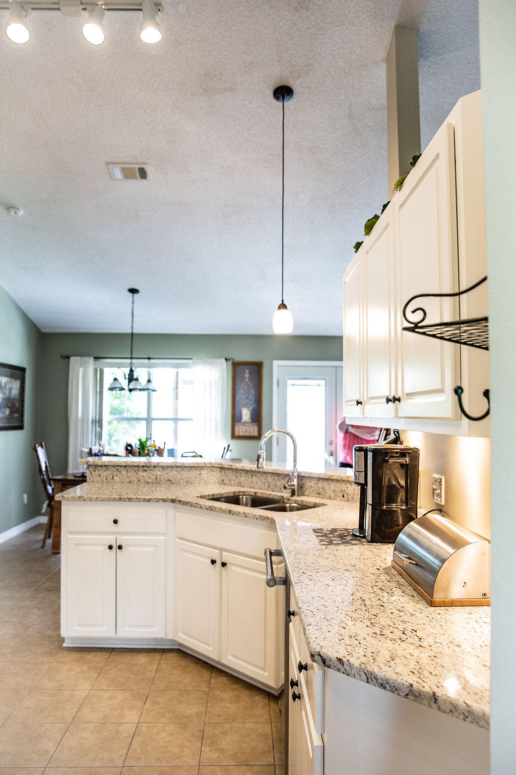 HOLLEY BY THE SEA - Residential