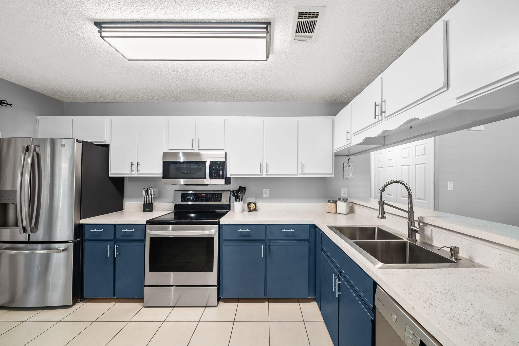 FAIRWAY LAKES PH 1 - Residential