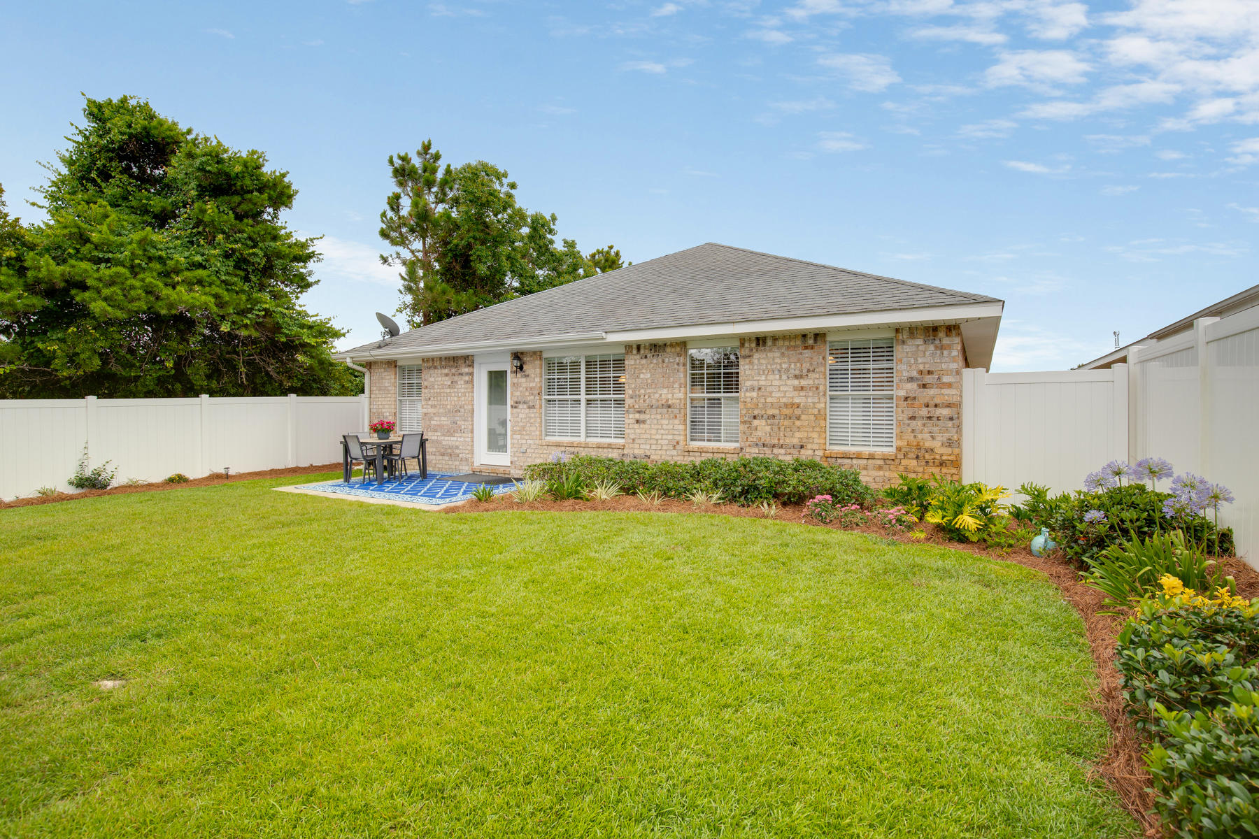 PARADISE RETREAT - Residential