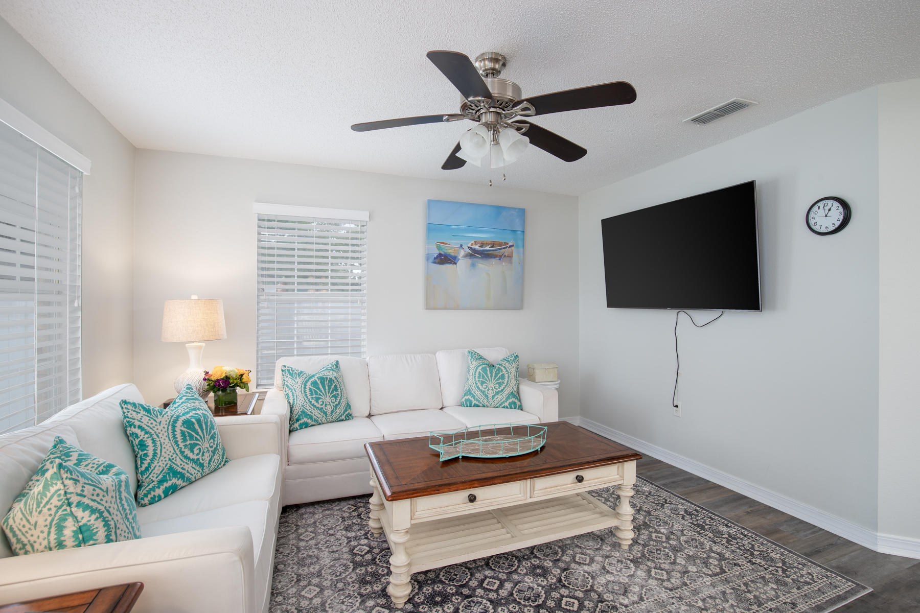 PARADISE RETREAT - Residential