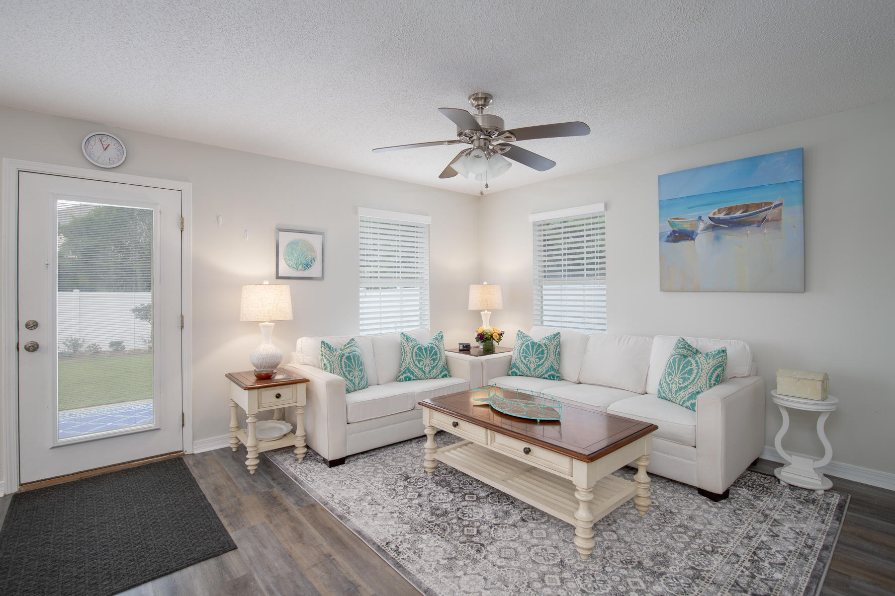 PARADISE RETREAT - Residential