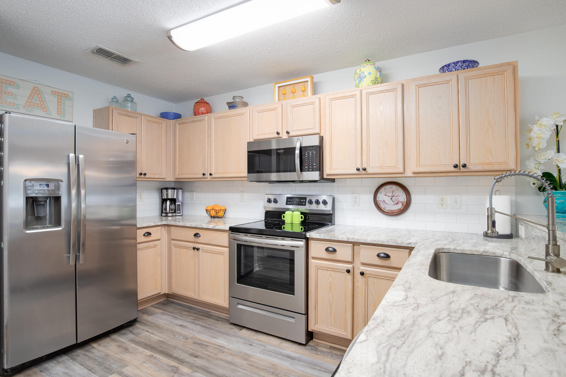 PARADISE RETREAT - Residential