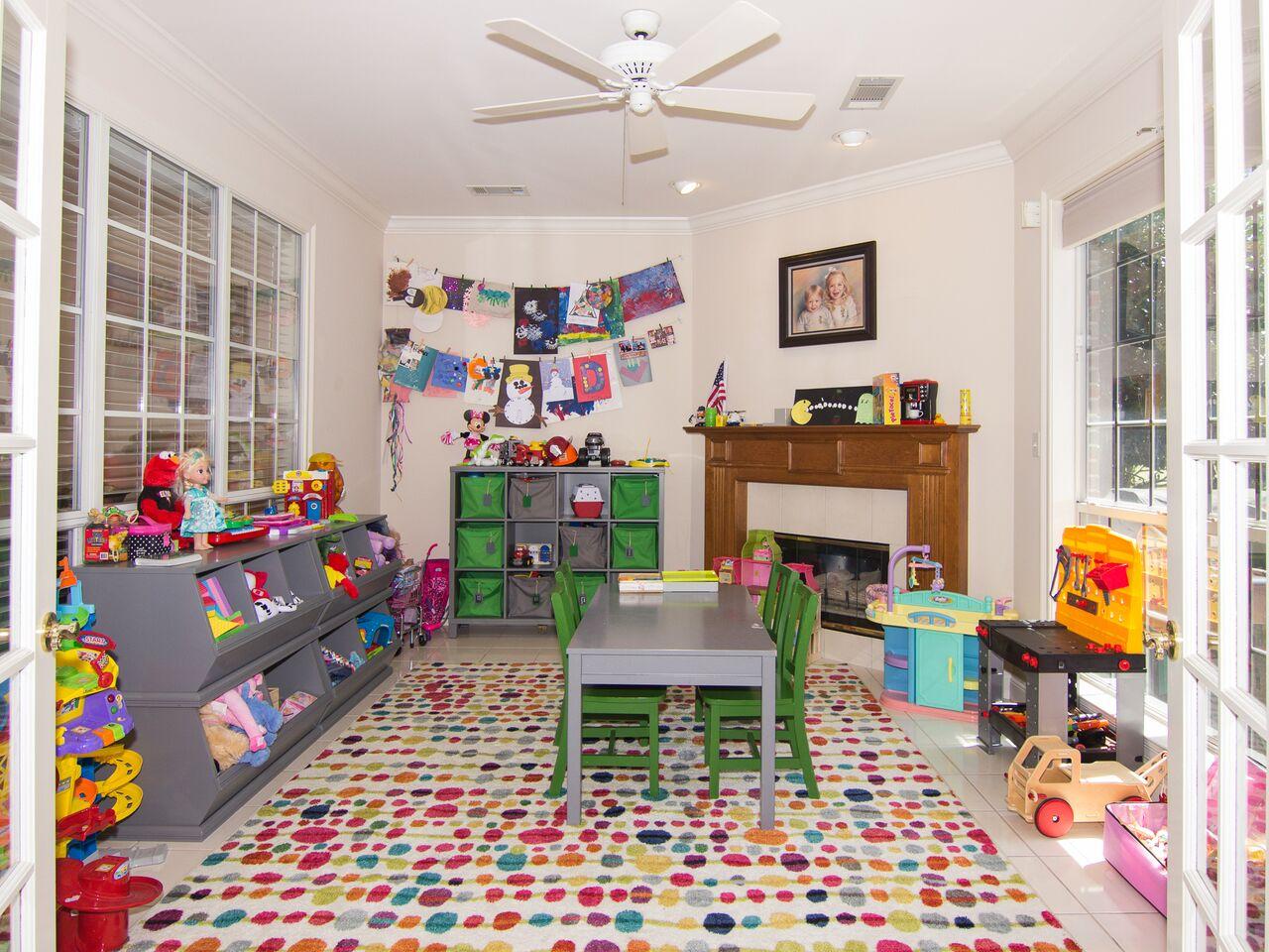 OAKMONT PLACE - Residential