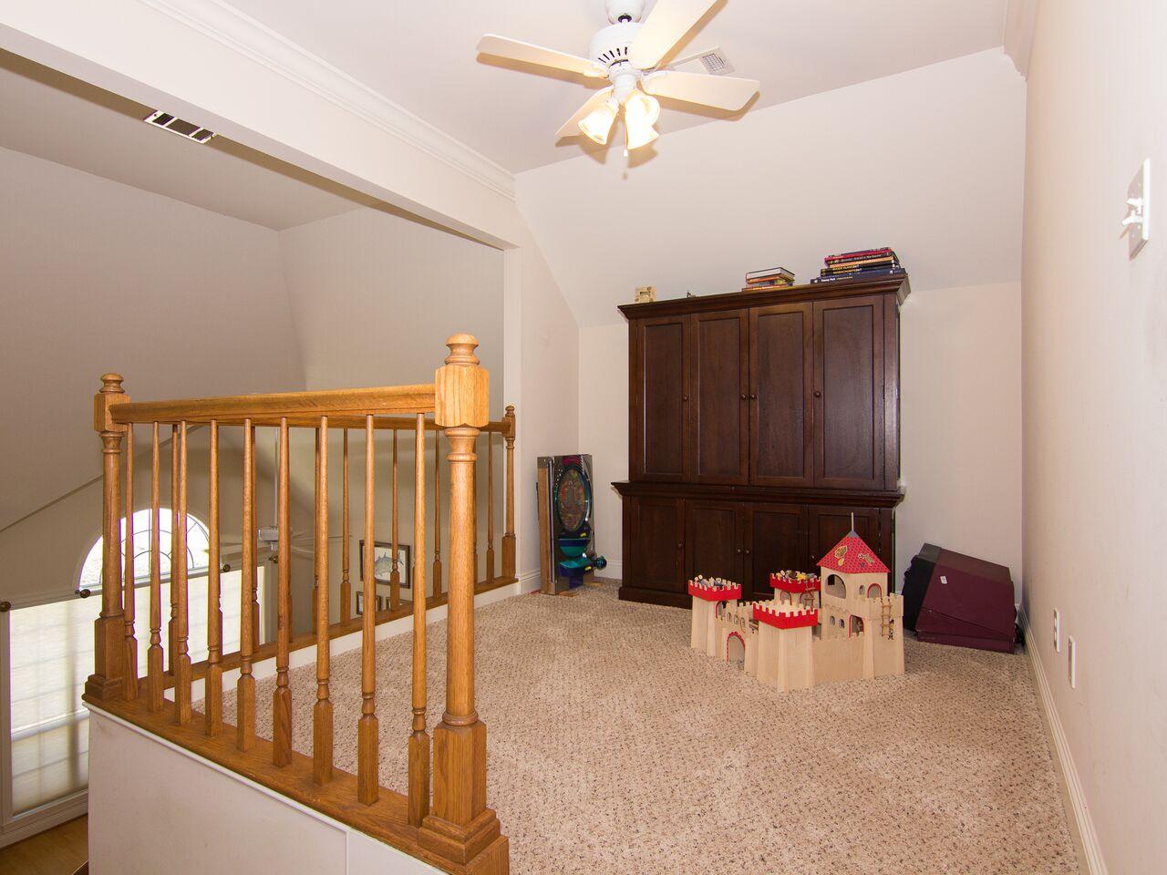 OAKMONT PLACE - Residential