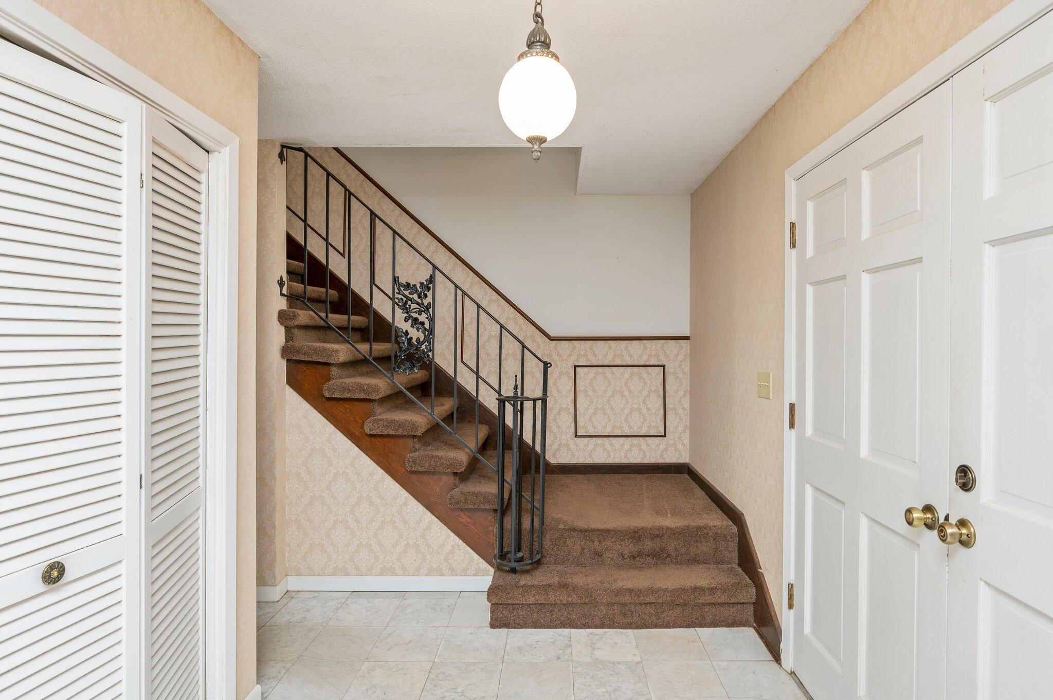 LAKE LORRAINE ESTATES 1 - Residential