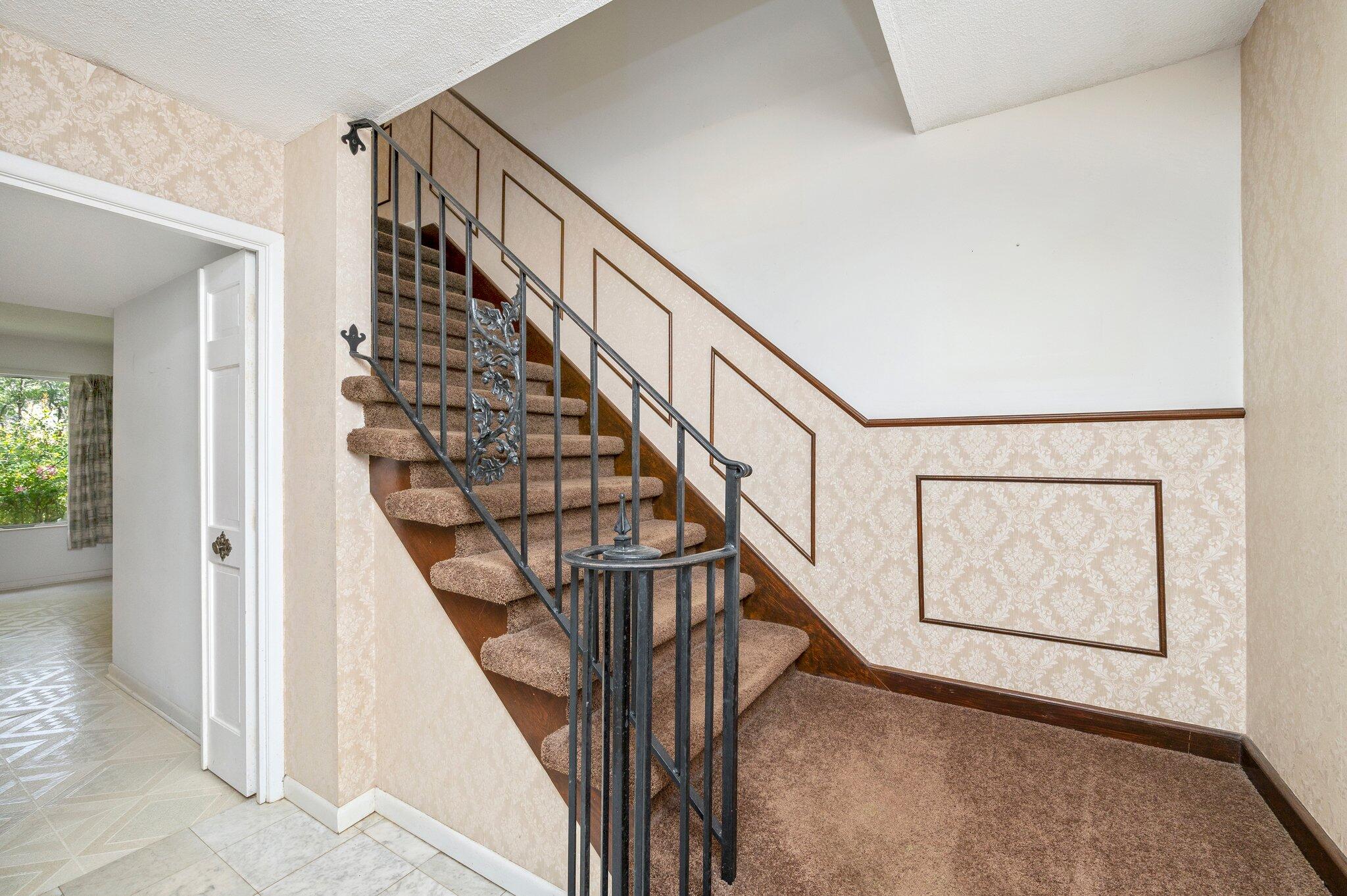 LAKE LORRAINE ESTATES 1 - Residential