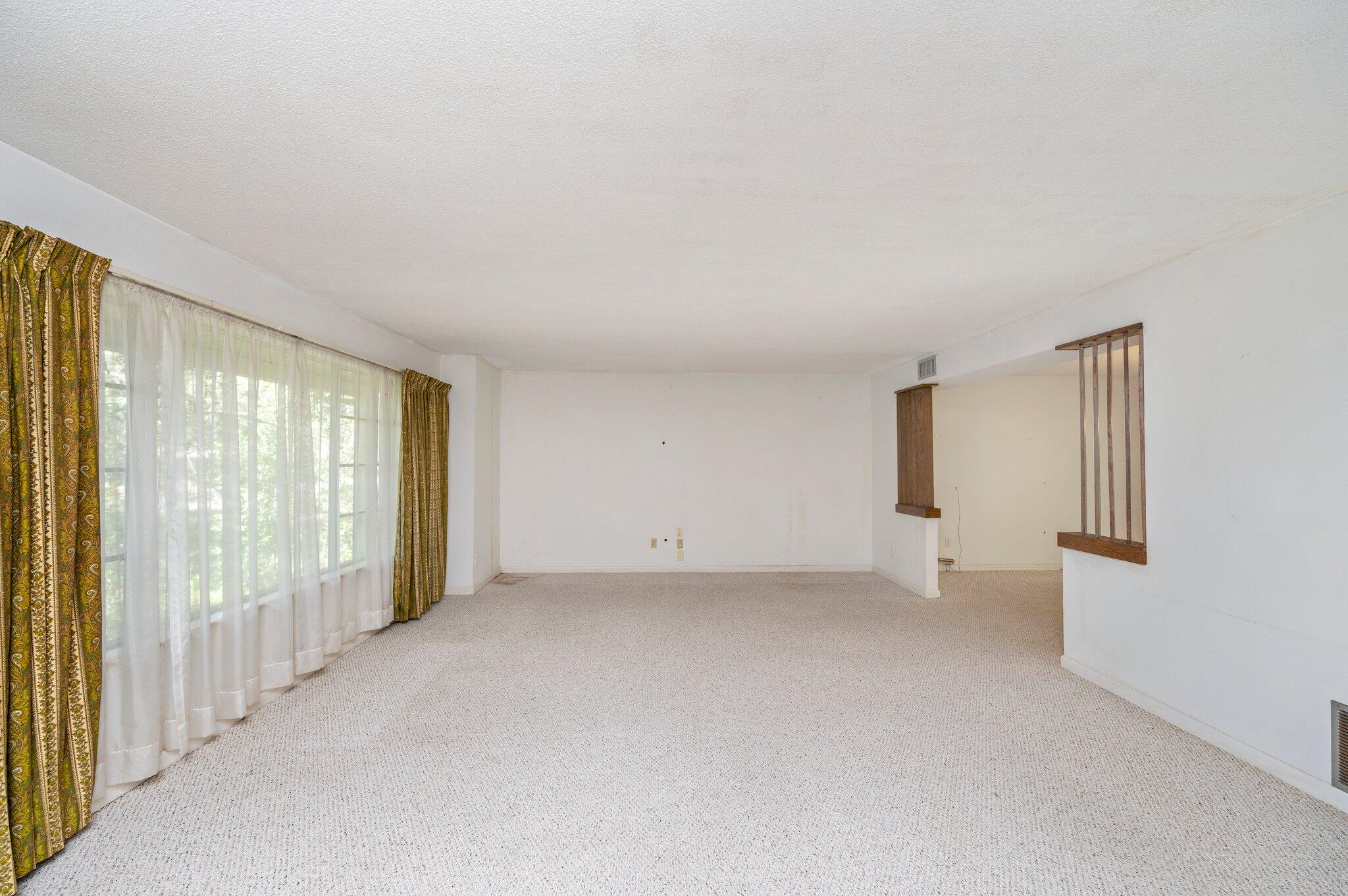 LAKE LORRAINE ESTATES 1 - Residential