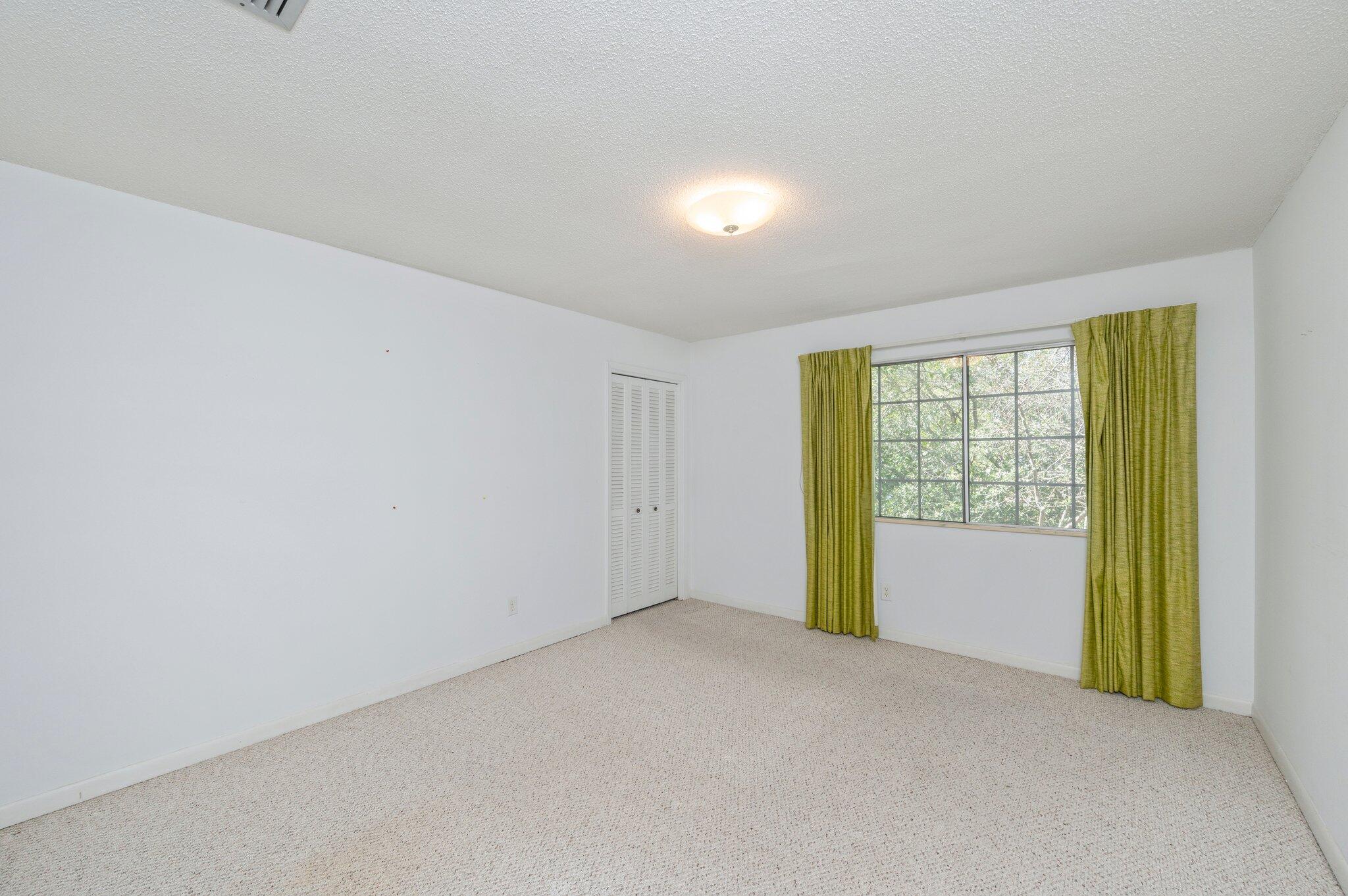 LAKE LORRAINE ESTATES 1 - Residential