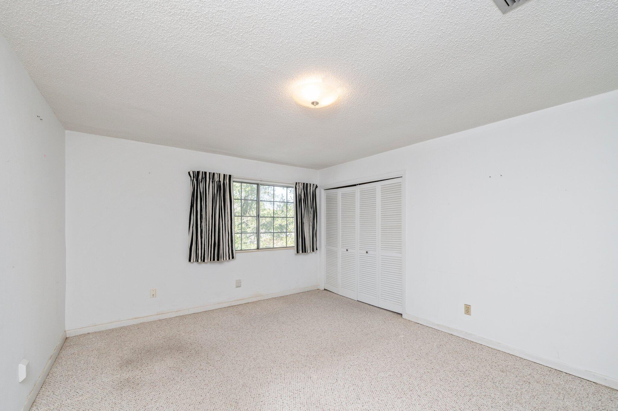 LAKE LORRAINE ESTATES 1 - Residential