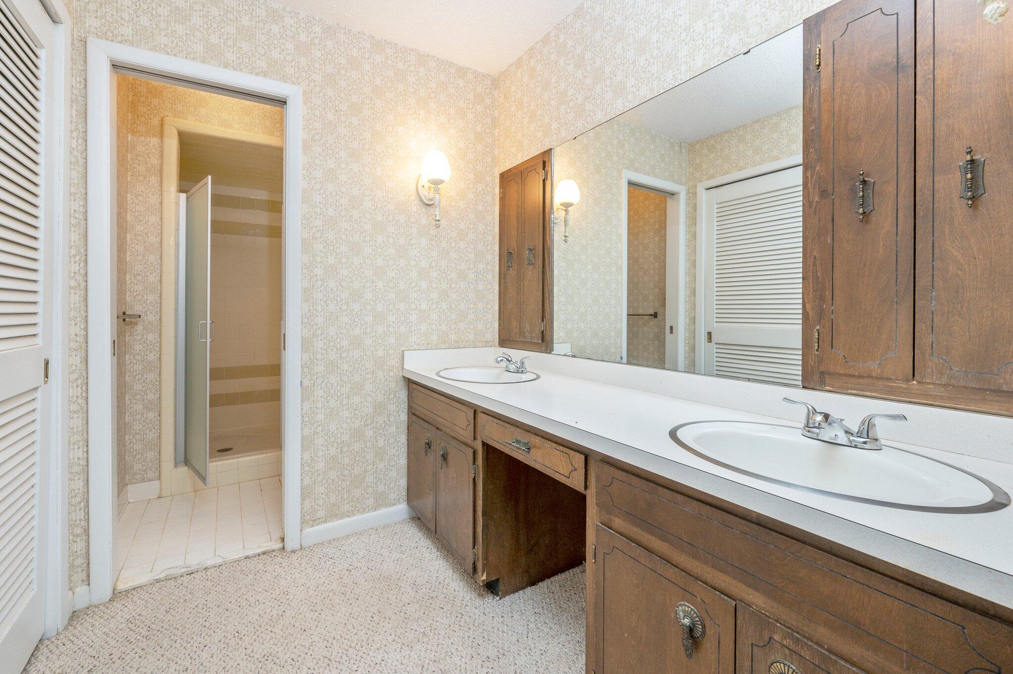 LAKE LORRAINE ESTATES 1 - Residential