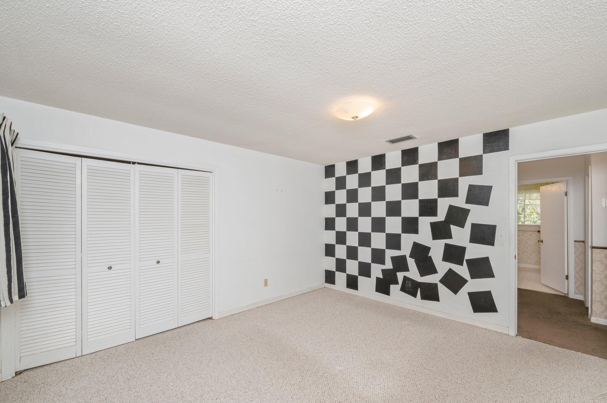 LAKE LORRAINE ESTATES 1 - Residential