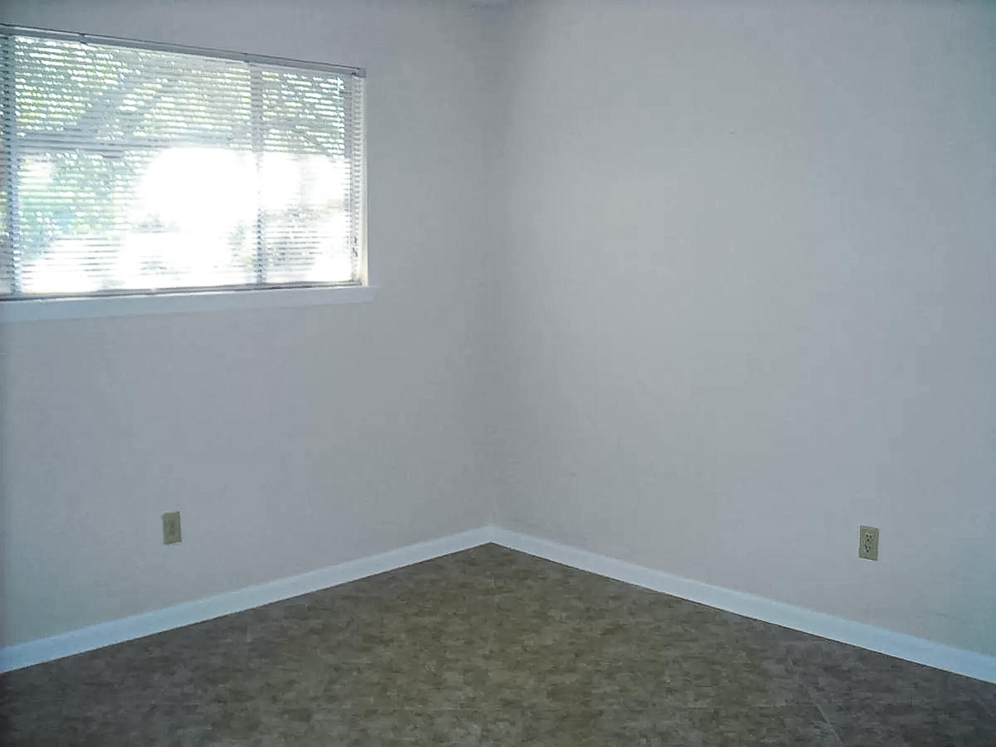 PORT DIXIE - Residential Lease