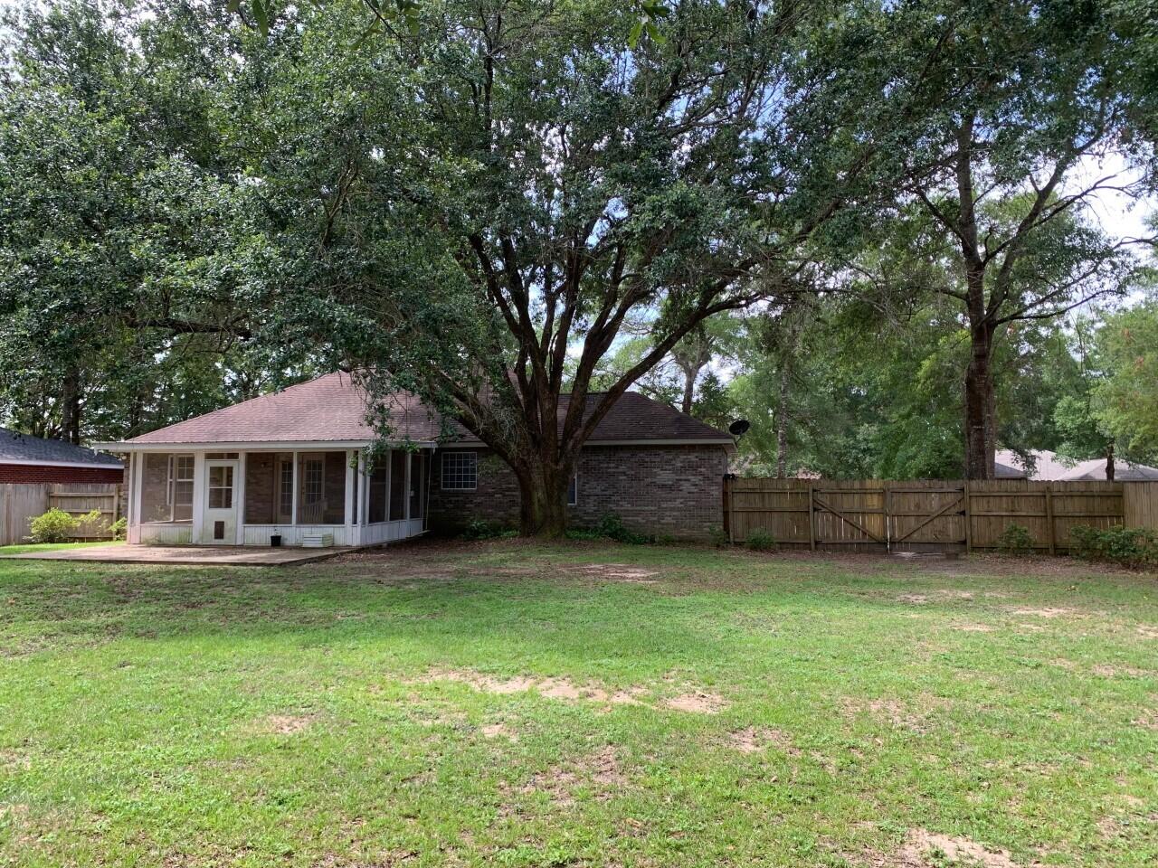 GARDEN OAKS - Residential Lease