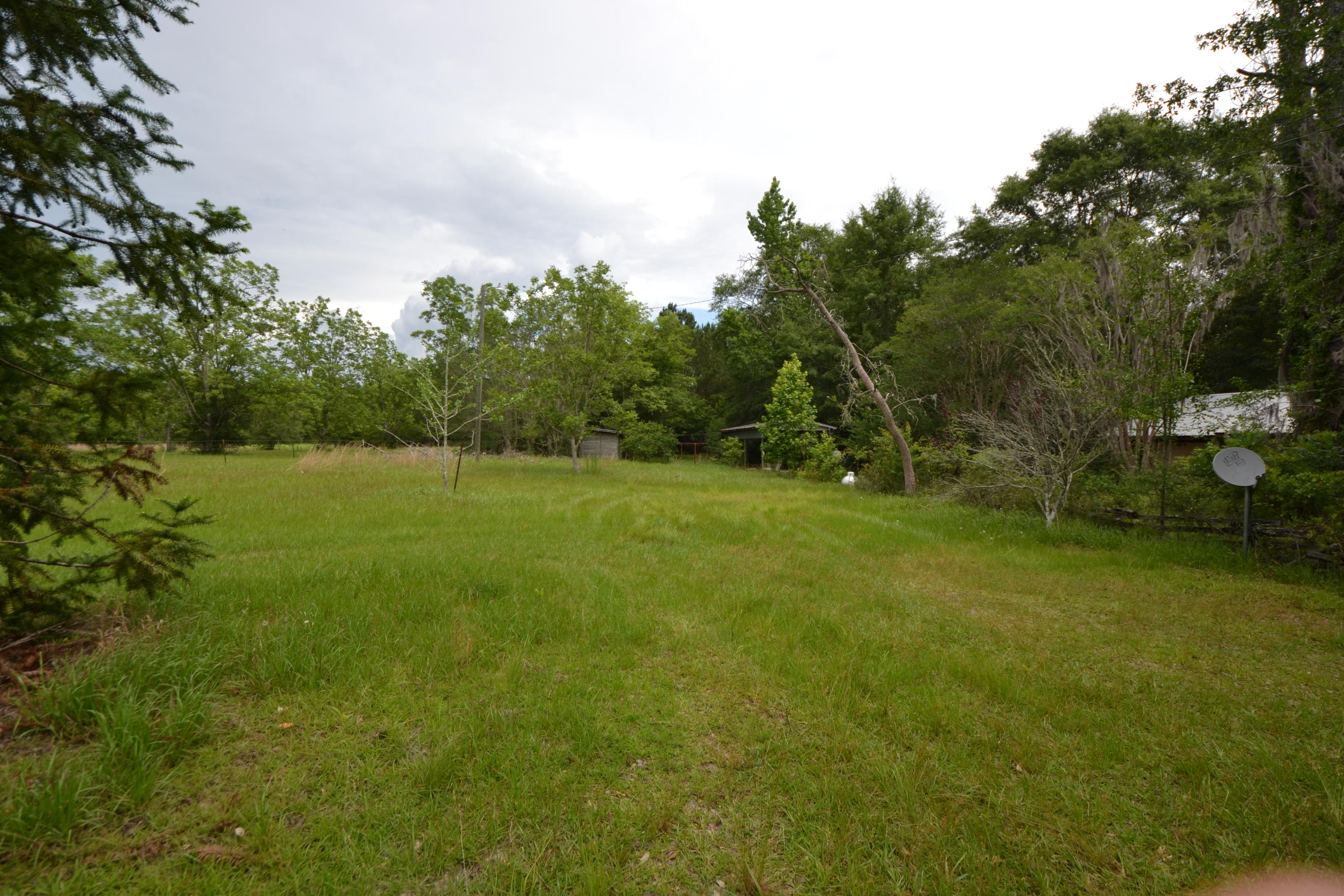 THE NORTHERN 820.92 FT OF THATPARCEL DESC AS FOLLOWS: COM AT NE COR OF SEC, RUN N 87 DEG41'12'' W 12 - Residential