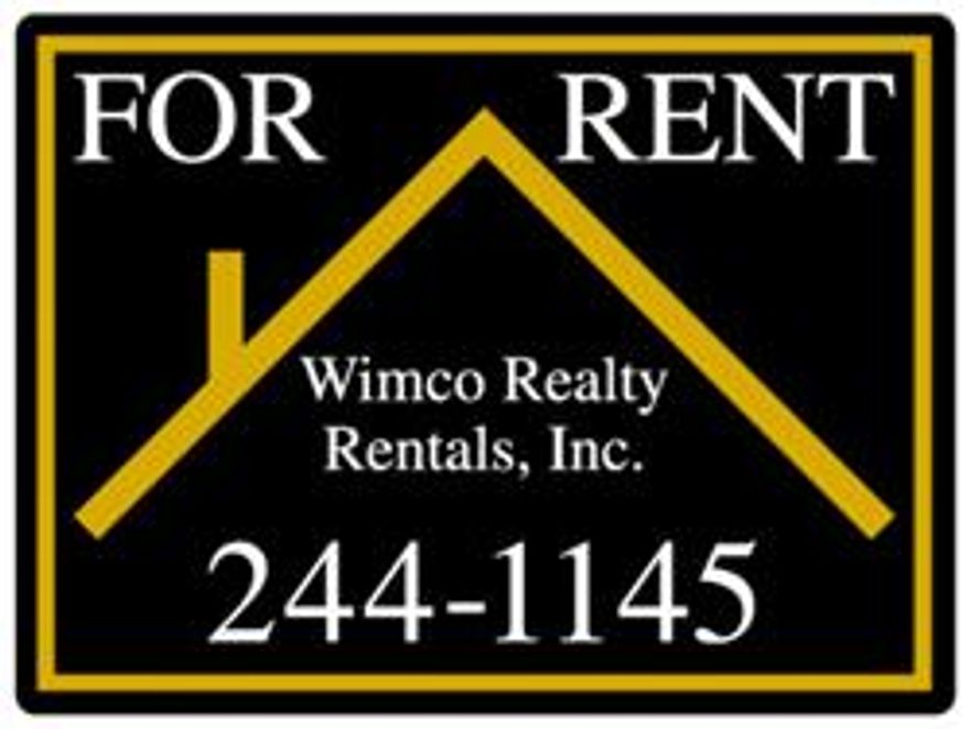 Remarks: AWESOME END UNIT TOWNHOME. LIVING ROOM DINING ROOM COMBO WITH BREAKFAST BAR. WASHER DRYER CONNECTION. FENCED IN YARD. SORRY, NO PETS AND NO SMOKING. .