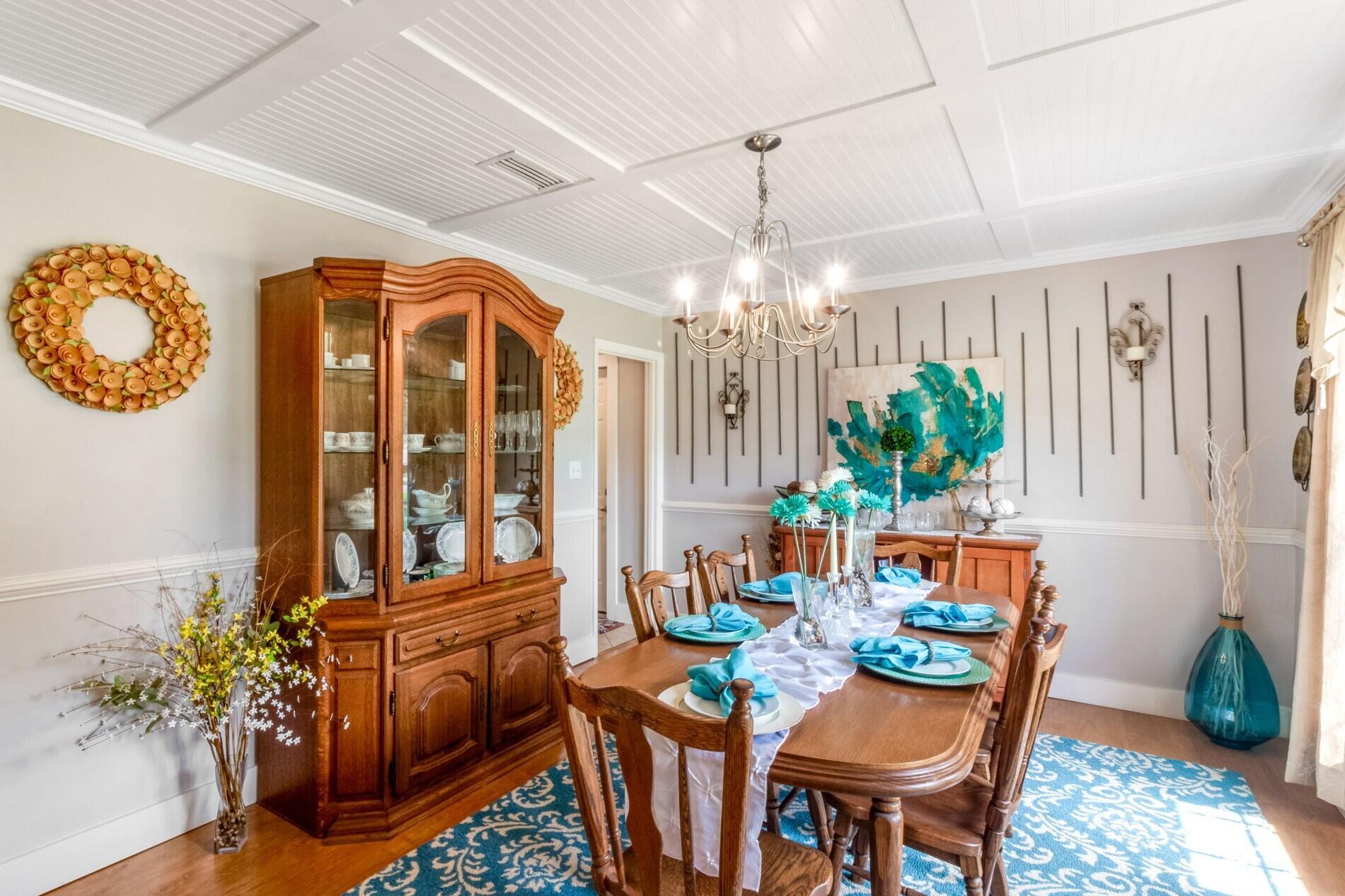 COUNTRY CLUB ESTATES - Residential