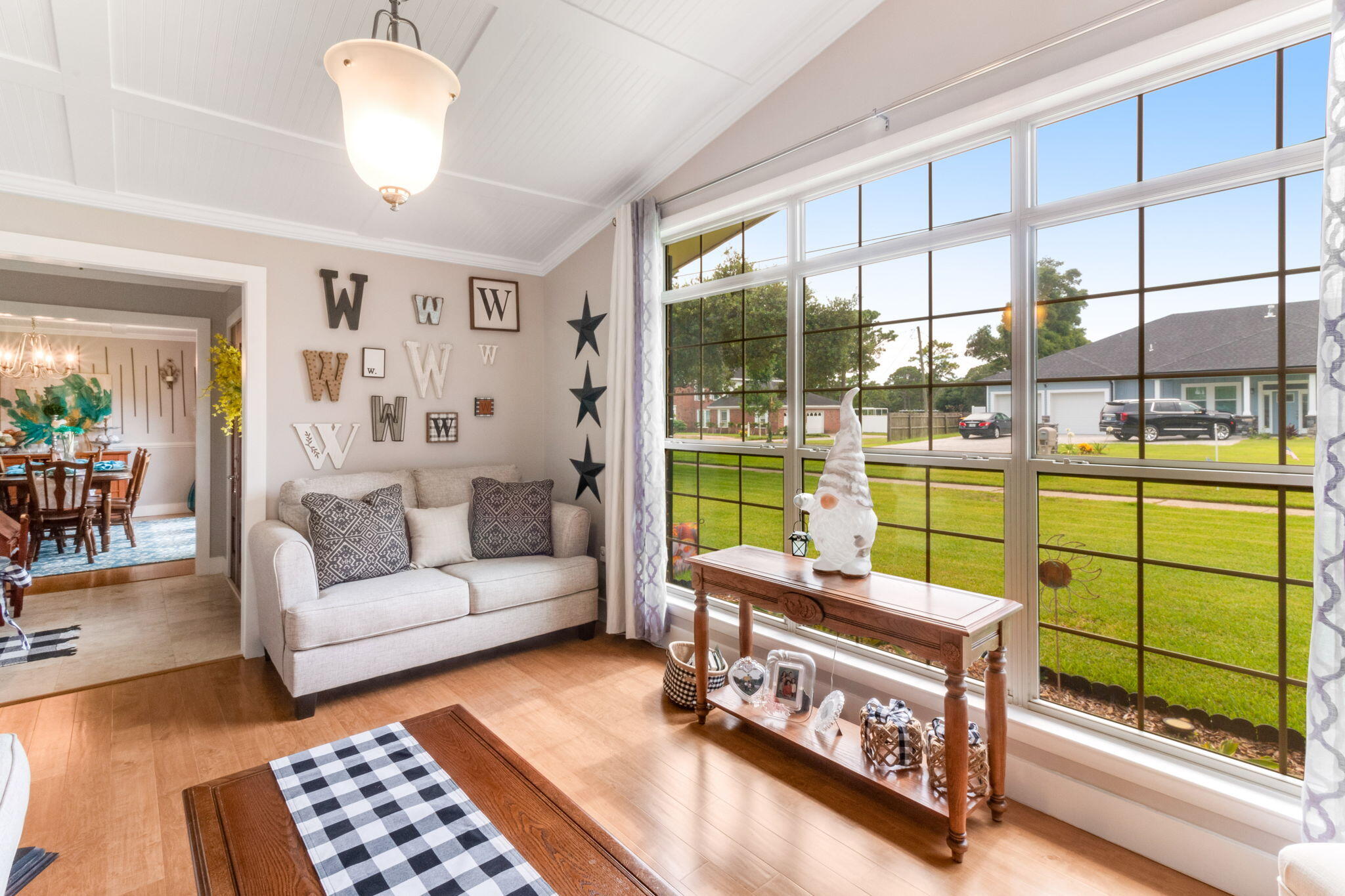 COUNTRY CLUB ESTATES - Residential