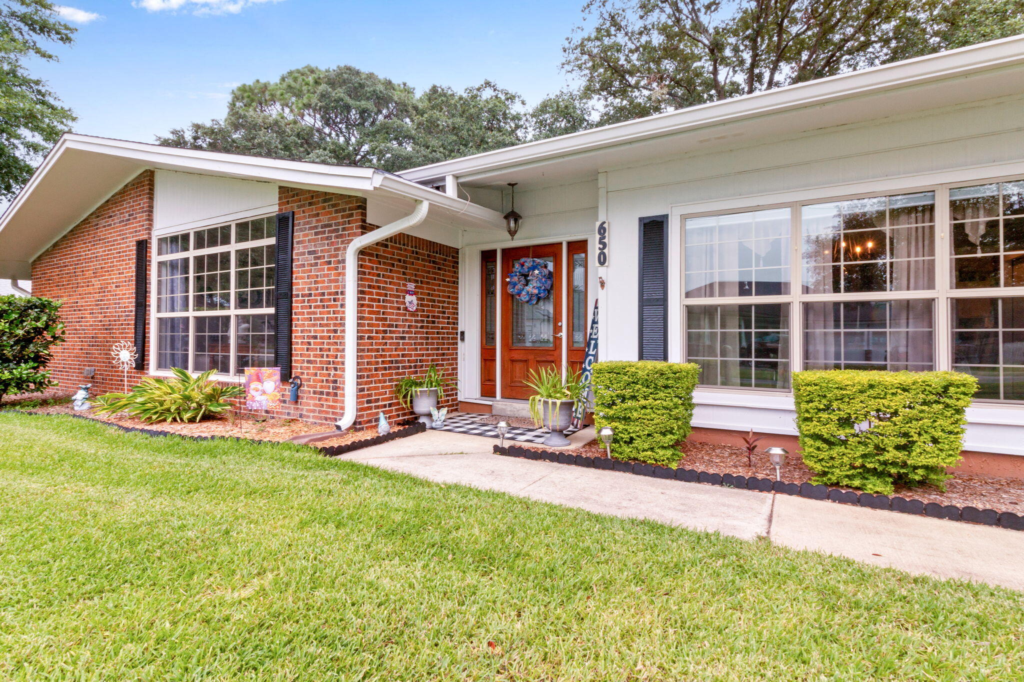 COUNTRY CLUB ESTATES - Residential