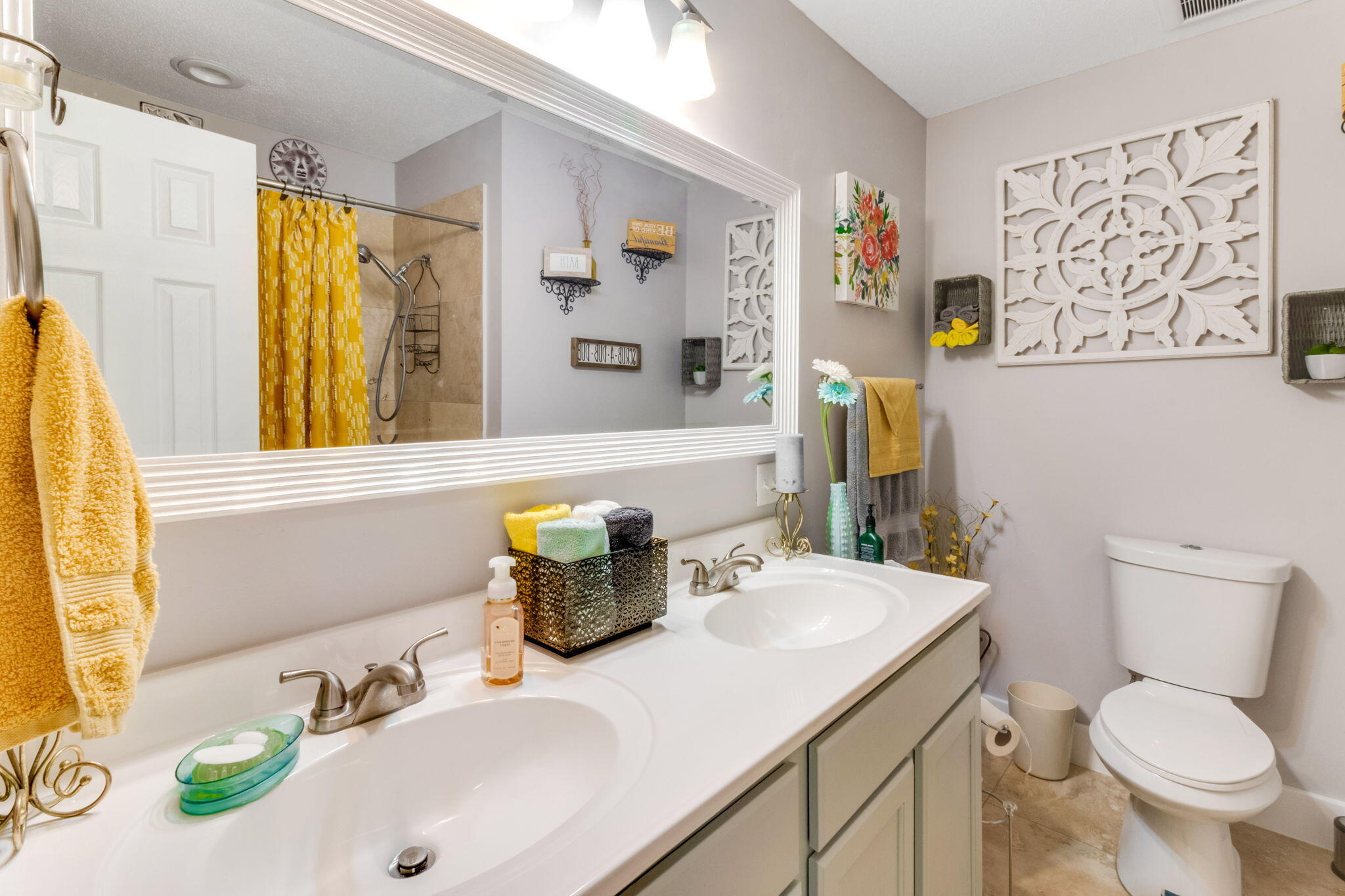 COUNTRY CLUB ESTATES - Residential