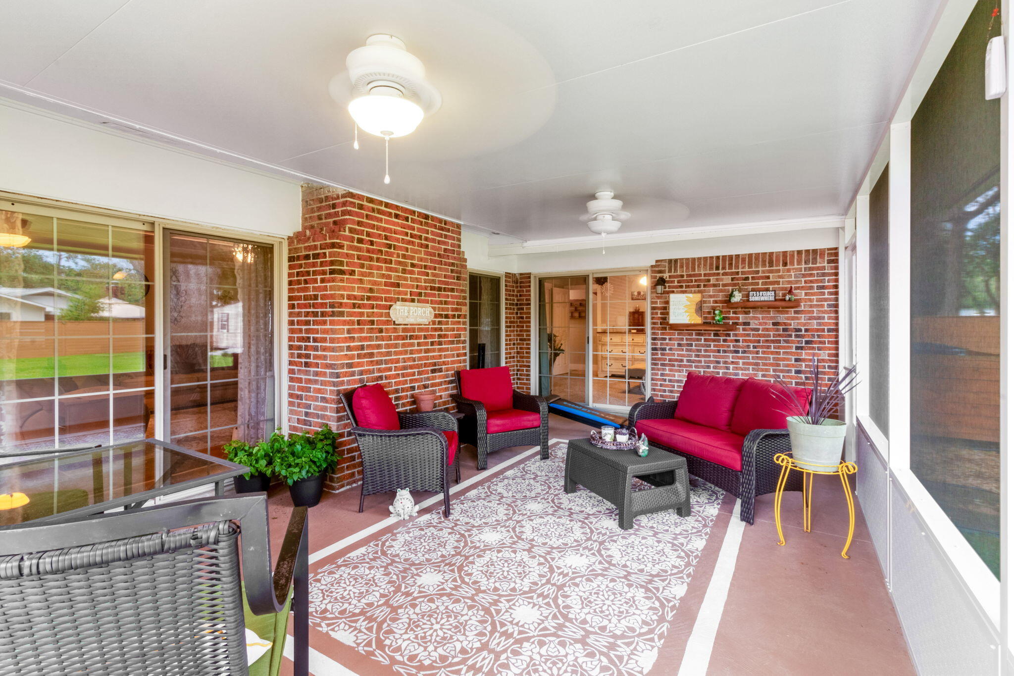 COUNTRY CLUB ESTATES - Residential