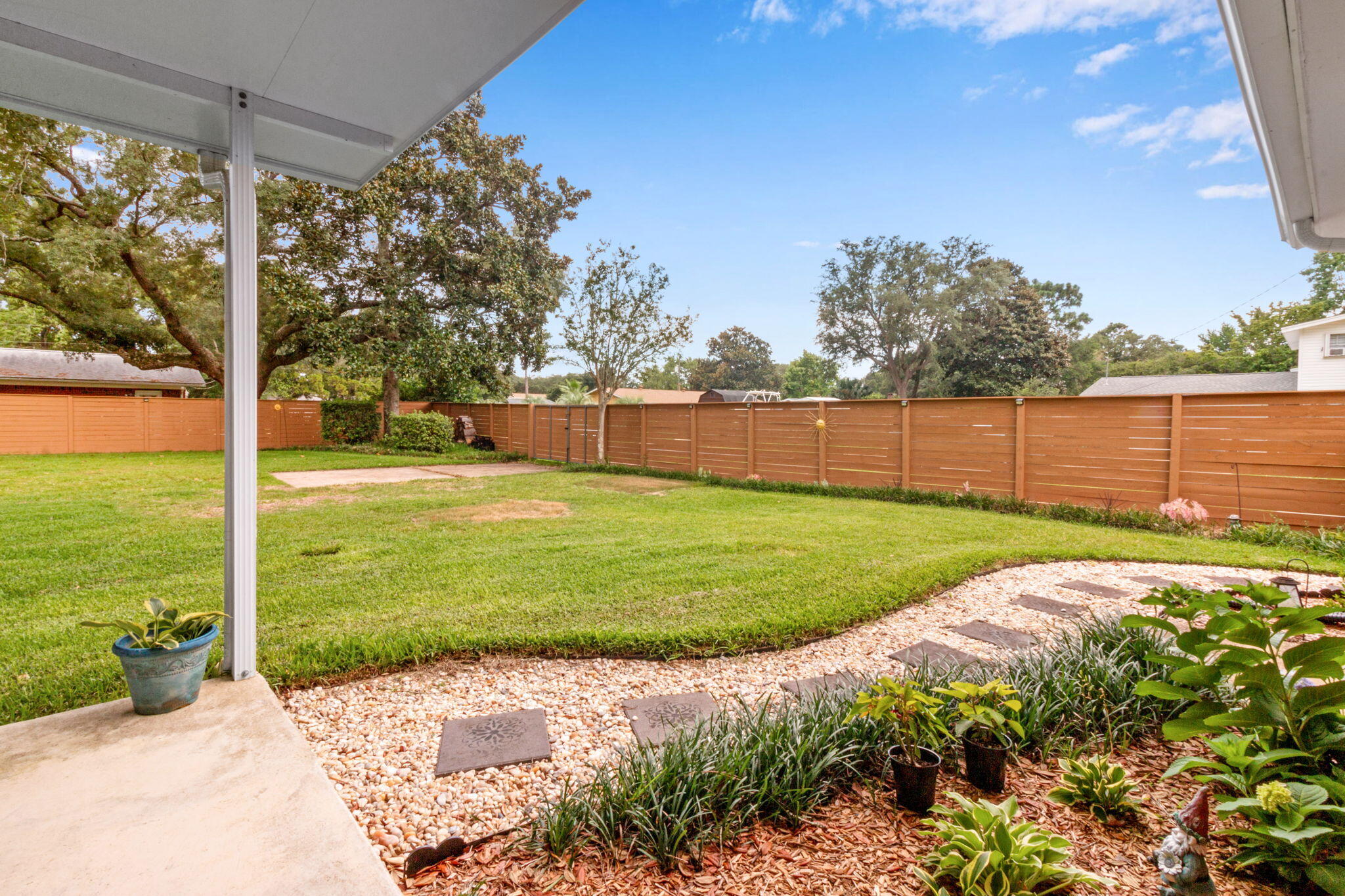 COUNTRY CLUB ESTATES - Residential