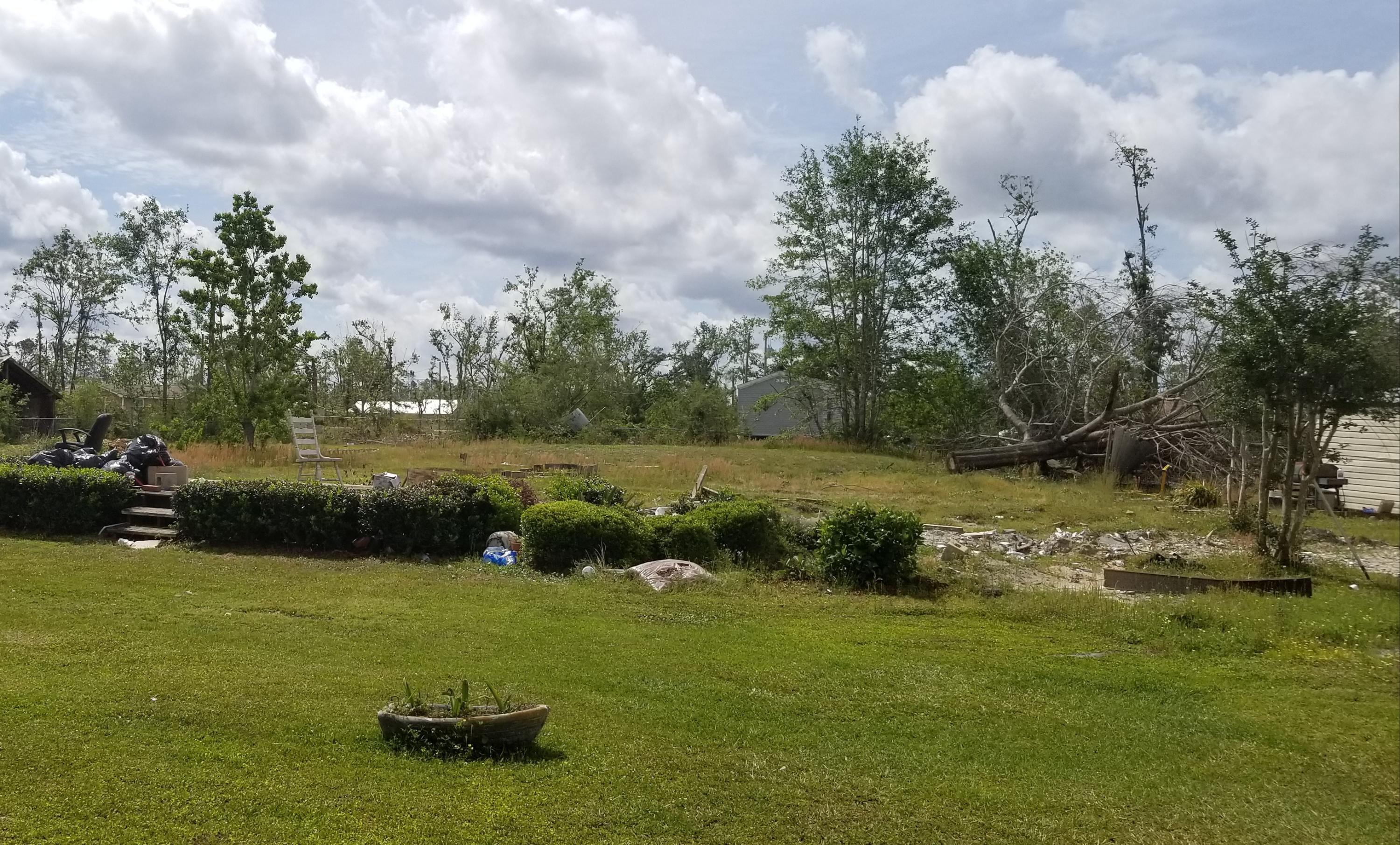 NO RECORDED SUBDIVISION - Land