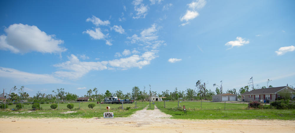 NO RECORDED SUBDIVISION - Land