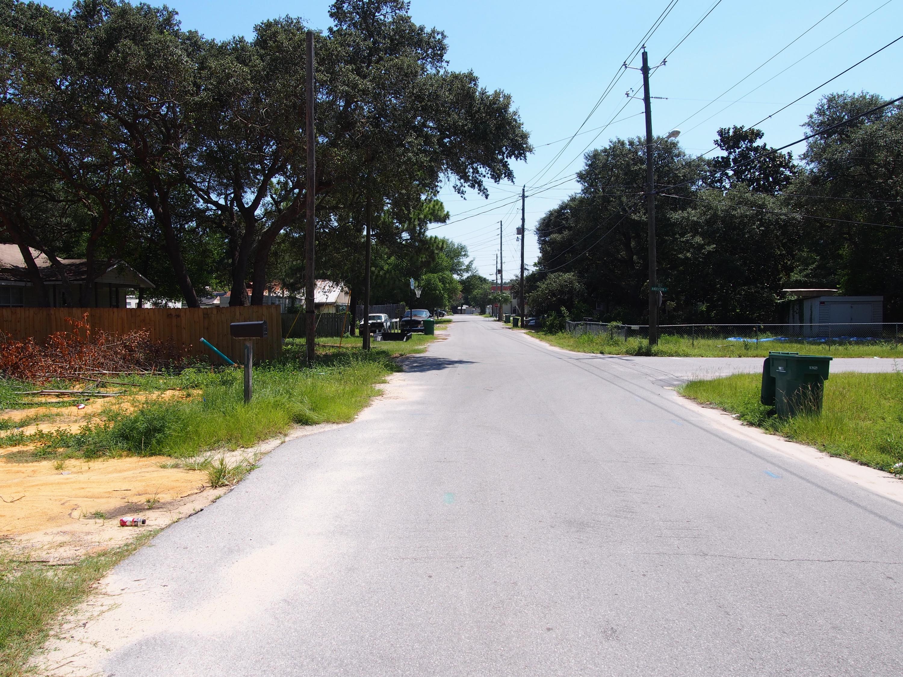 ANDERSON-BROOKS - Land