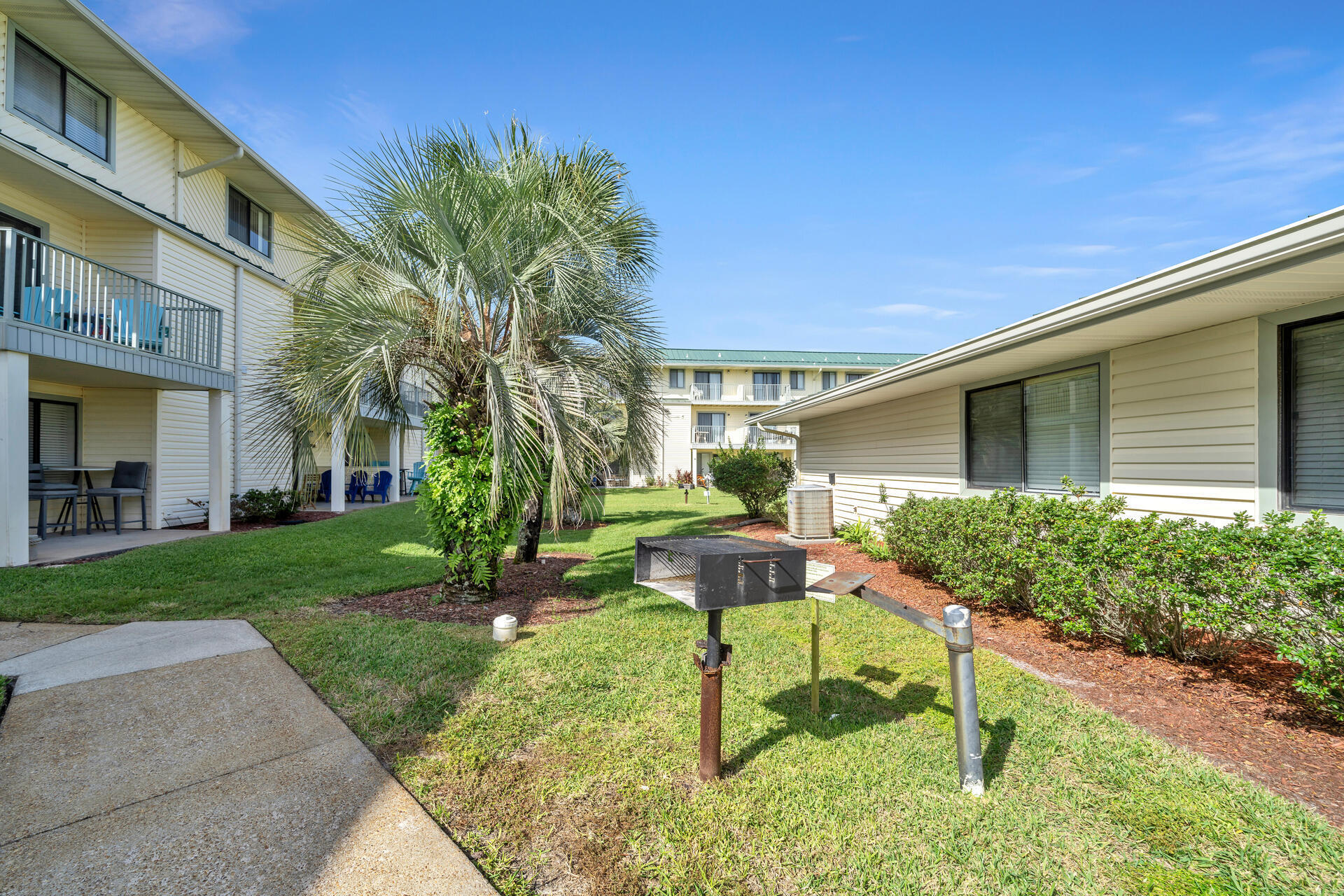 SANDPRINTS CONDO - Residential