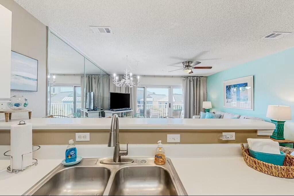 MARAVILLA CONDO 2 - Residential