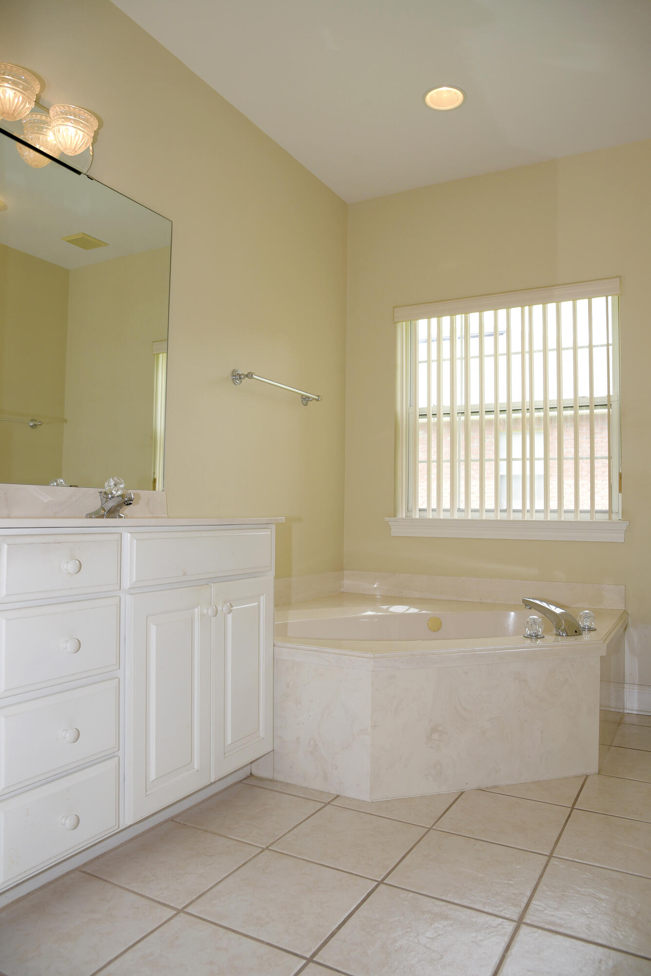 DANA POINTE - Residential