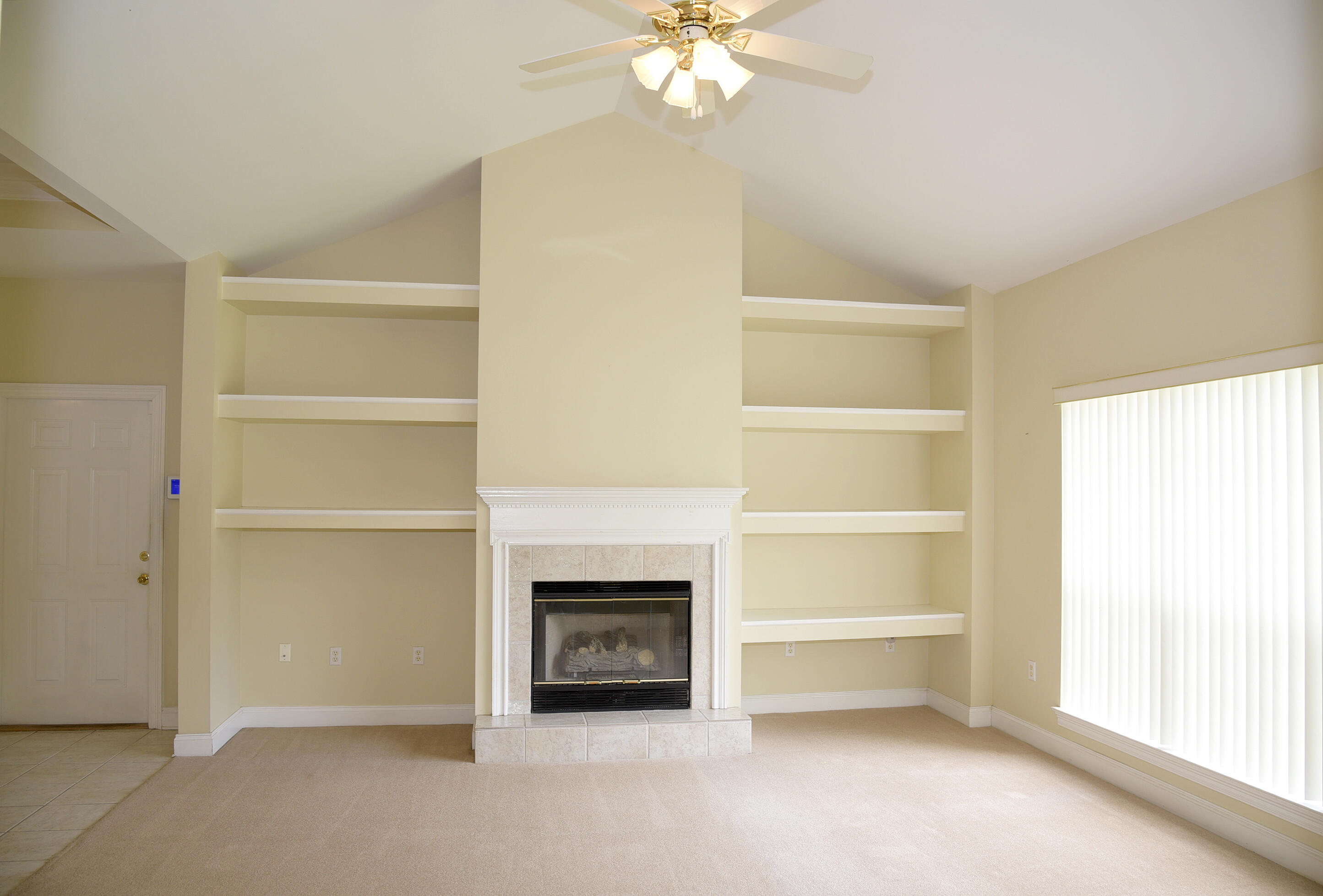 DANA POINTE - Residential