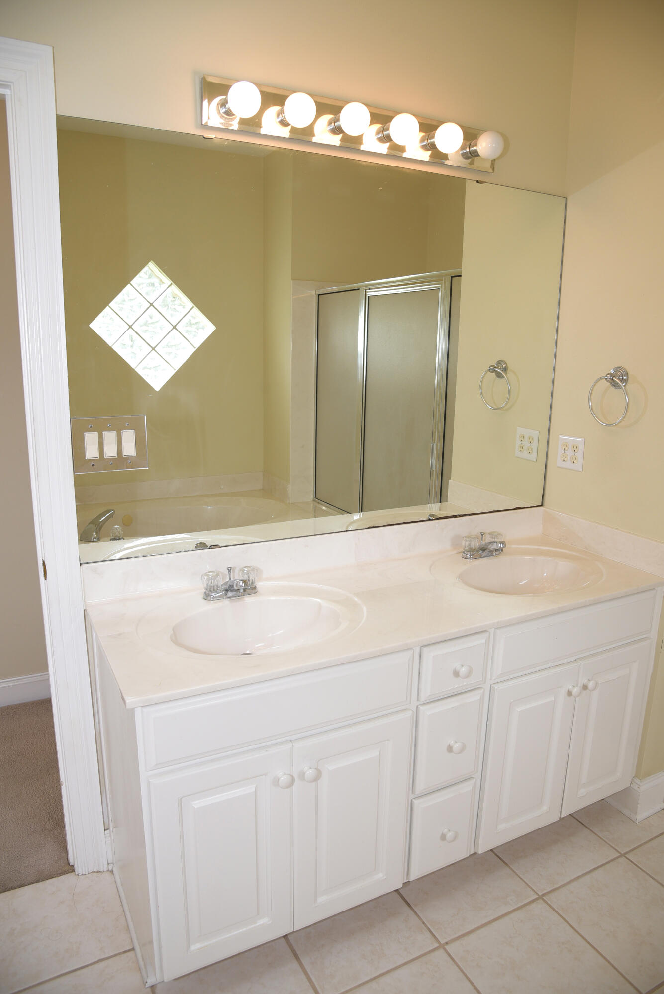 DANA POINTE - Residential