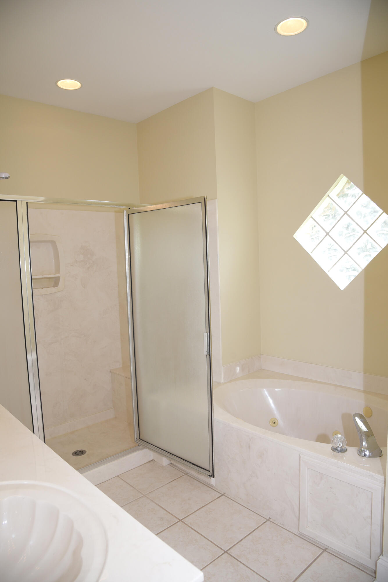 DANA POINTE - Residential