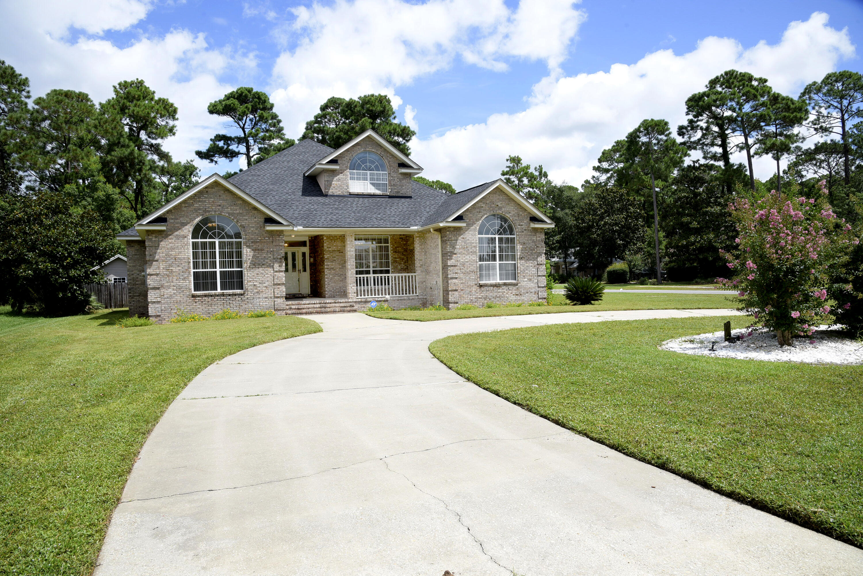 DANA POINTE - Residential