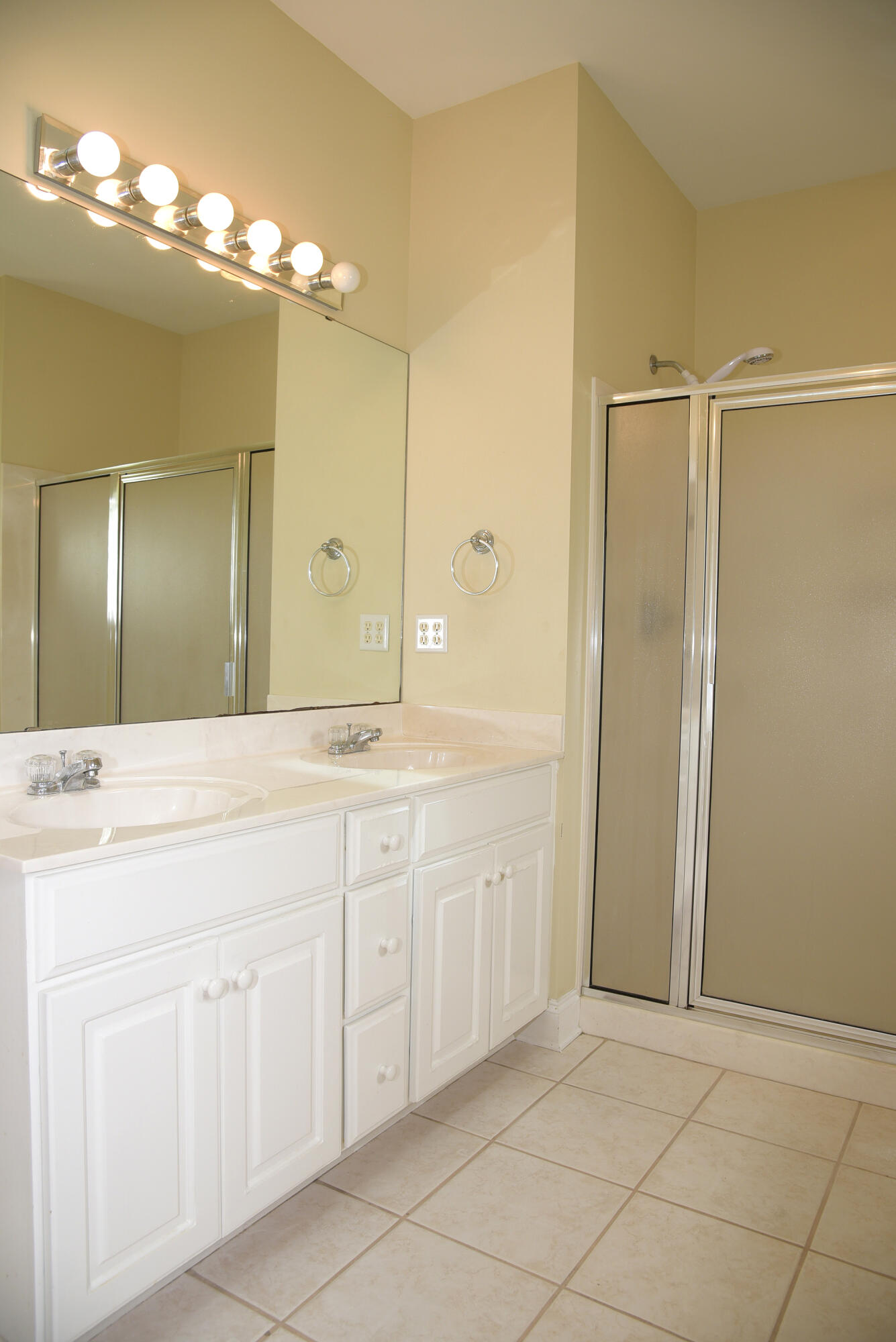 DANA POINTE - Residential