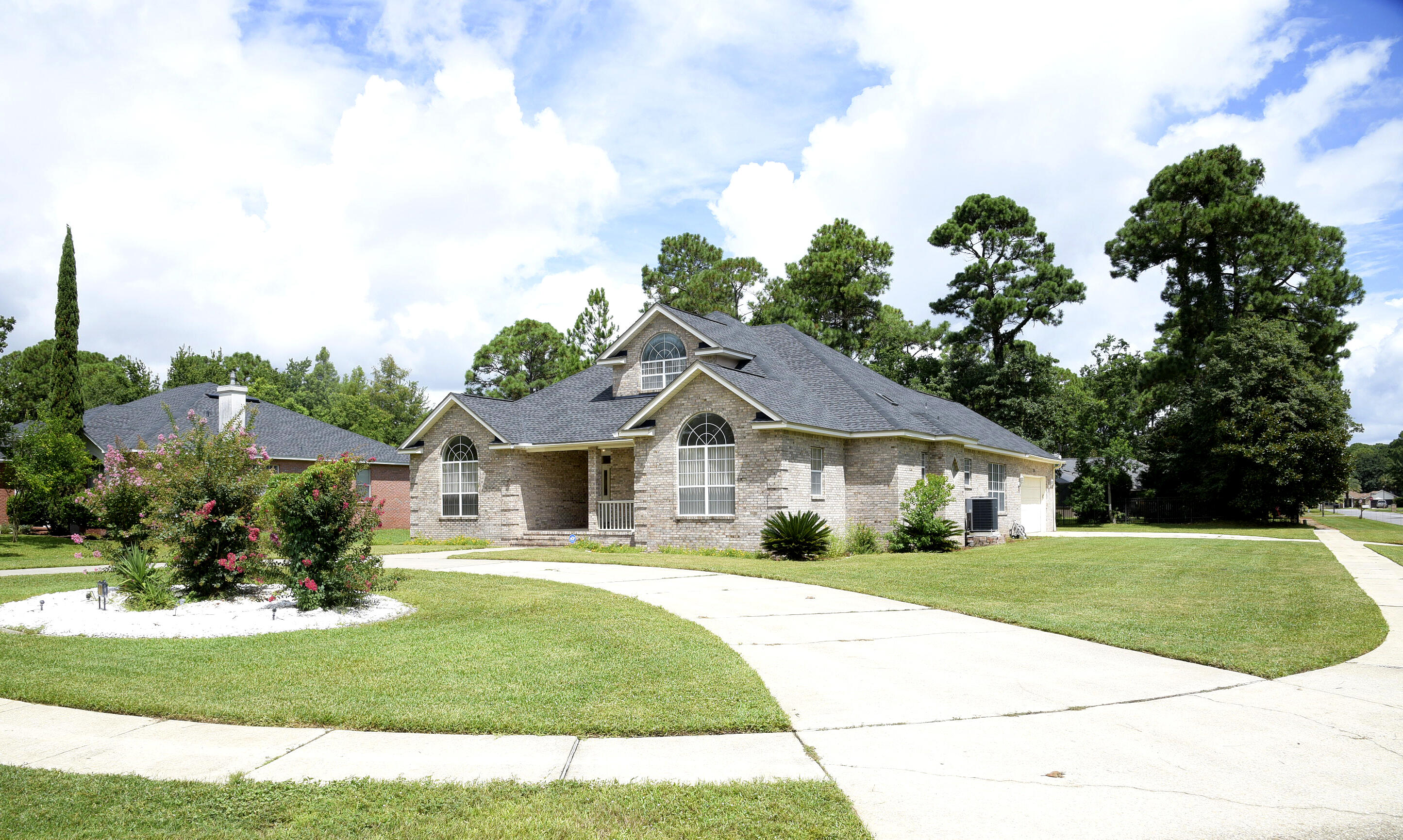 DANA POINTE - Residential