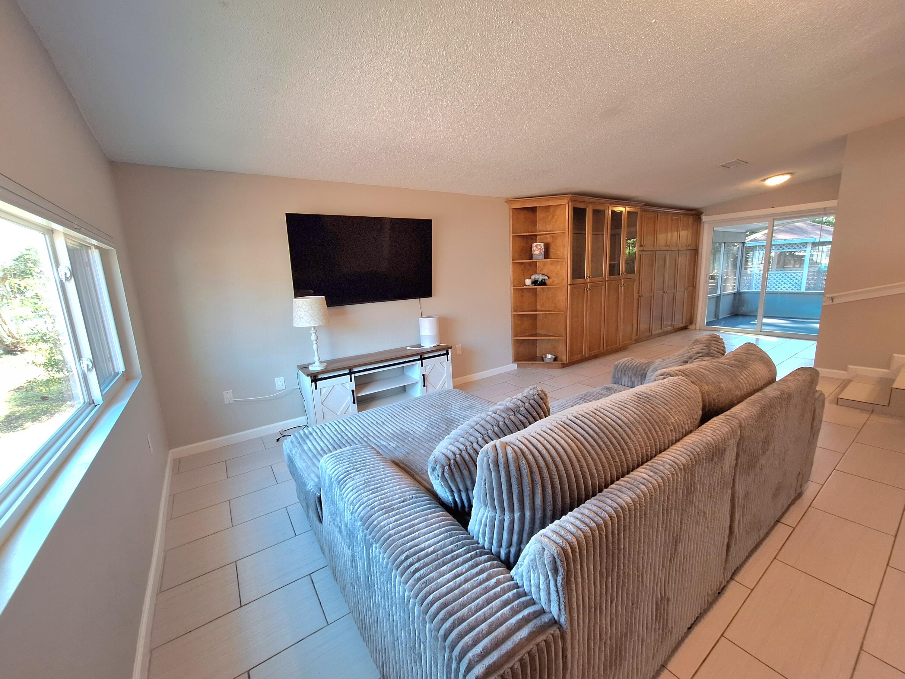 HOWARD S/D - Residential