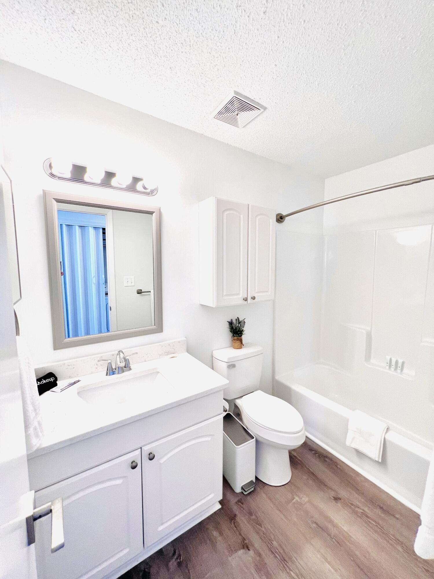 NAUTICAL WAY - Residential